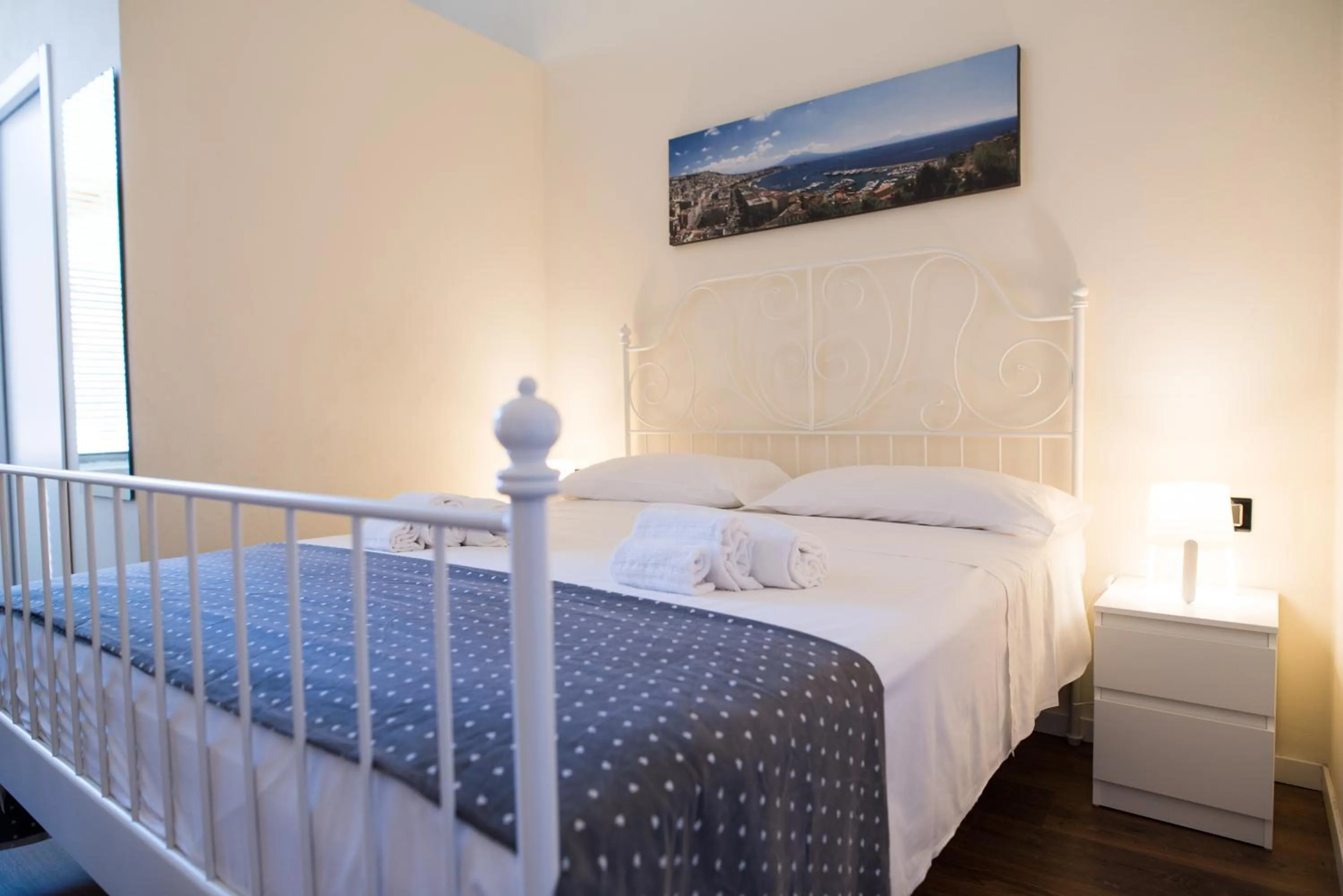 View (from property/room), Bed in Le Stanze del Principe