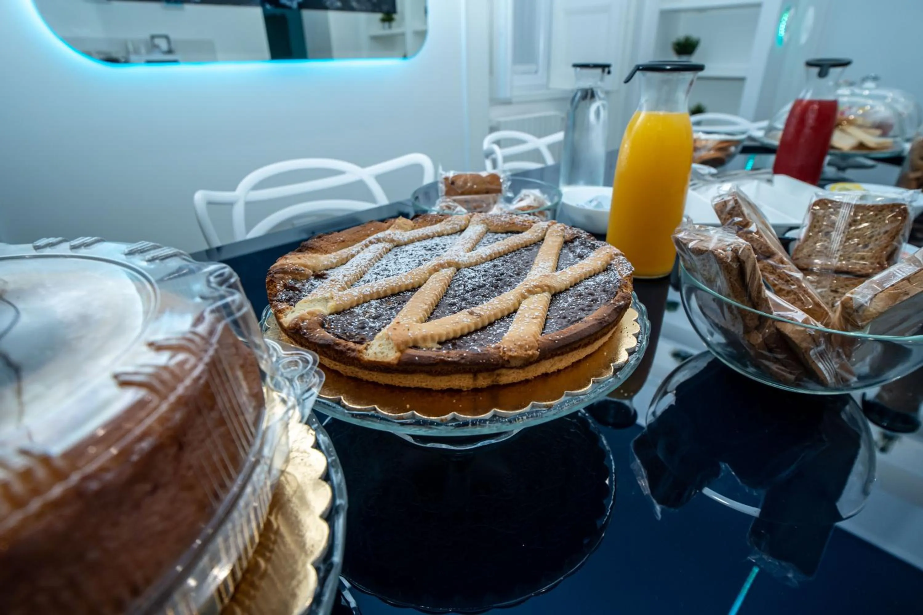 Food and drinks in Skyhouse Duomo