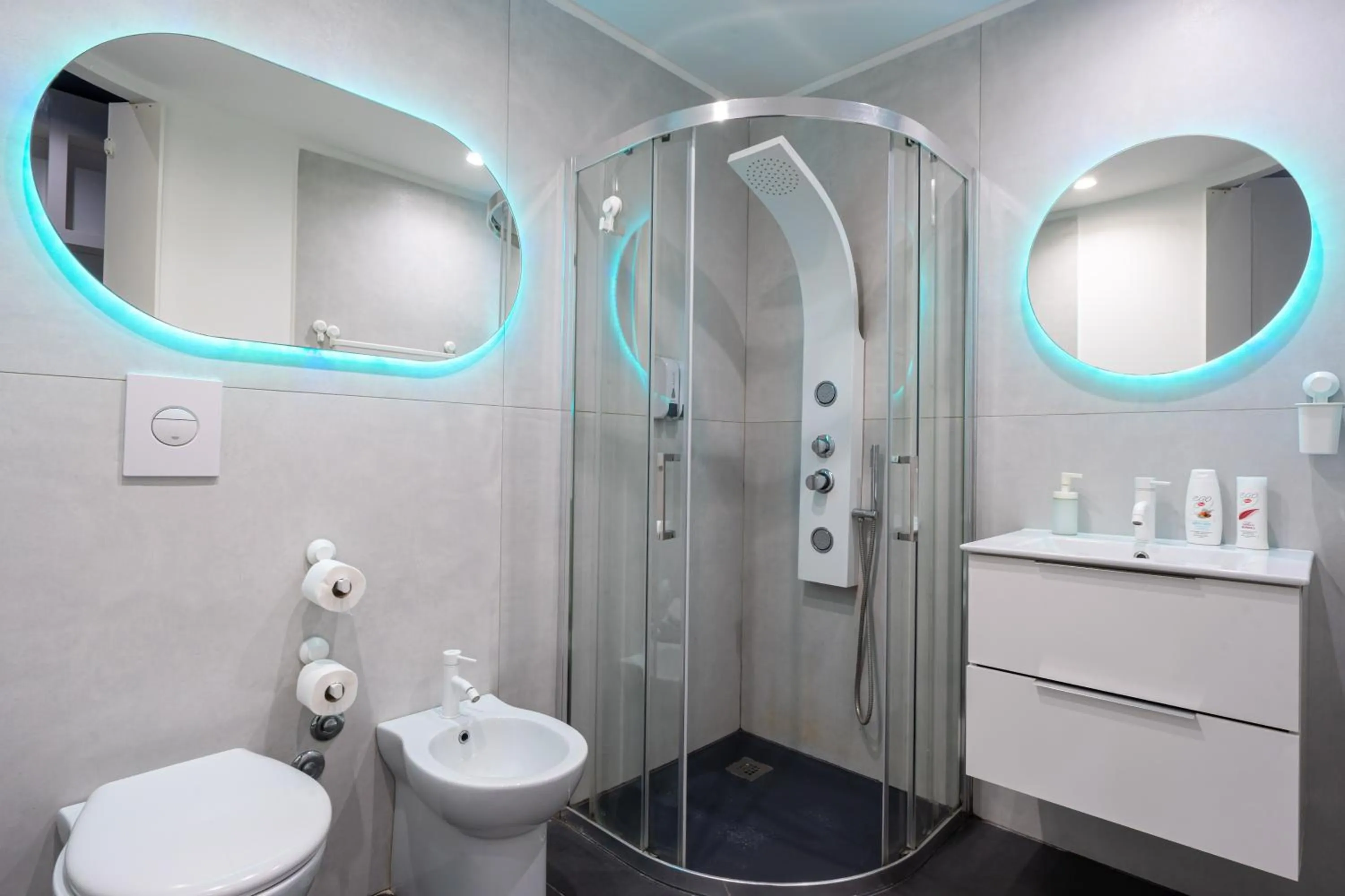 Shower in Skyhouse Duomo