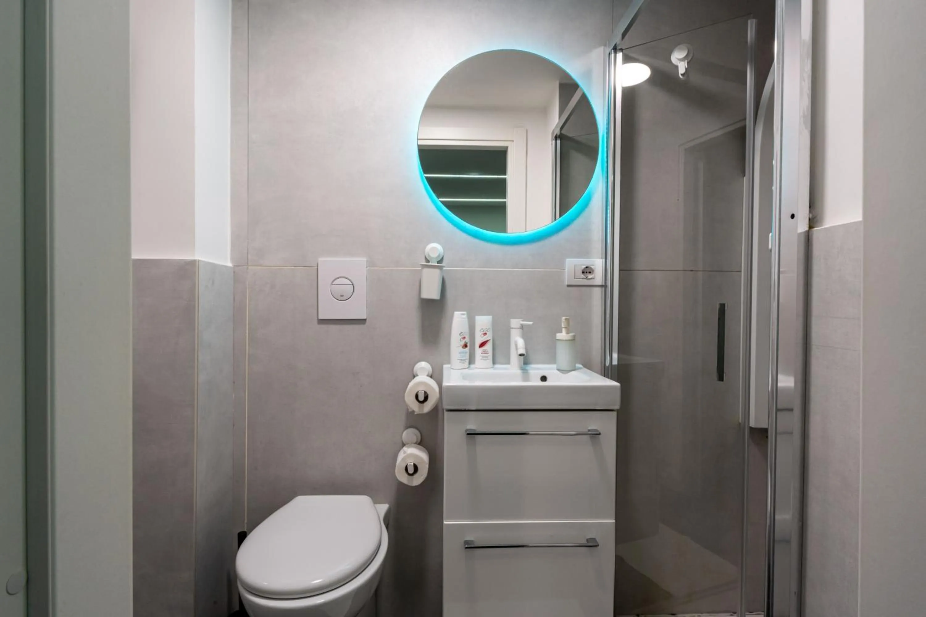 Toilet in Skyhouse Duomo