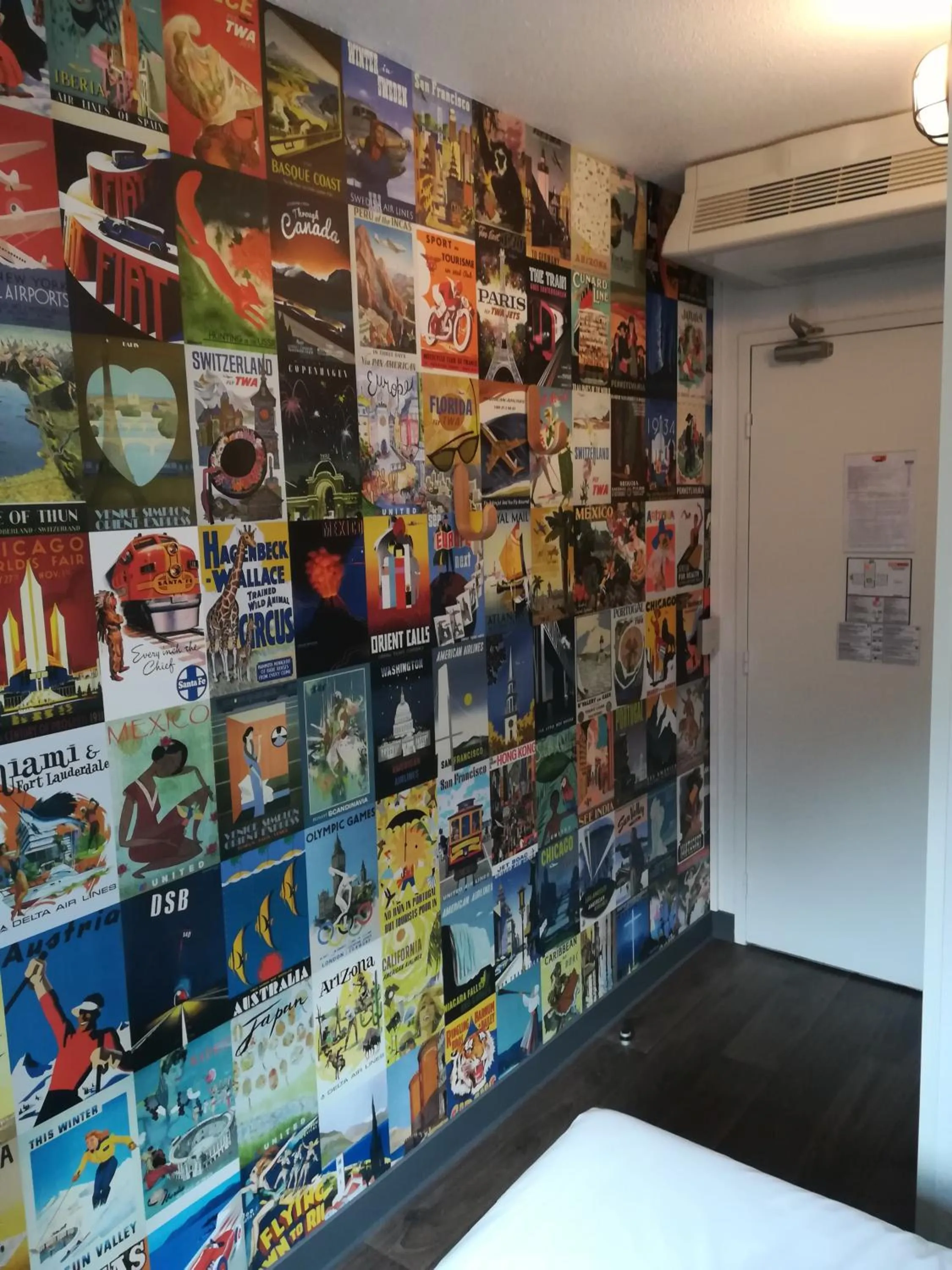 Decorative detail in hotelF1 Avignon Centre Courtine gare TGV