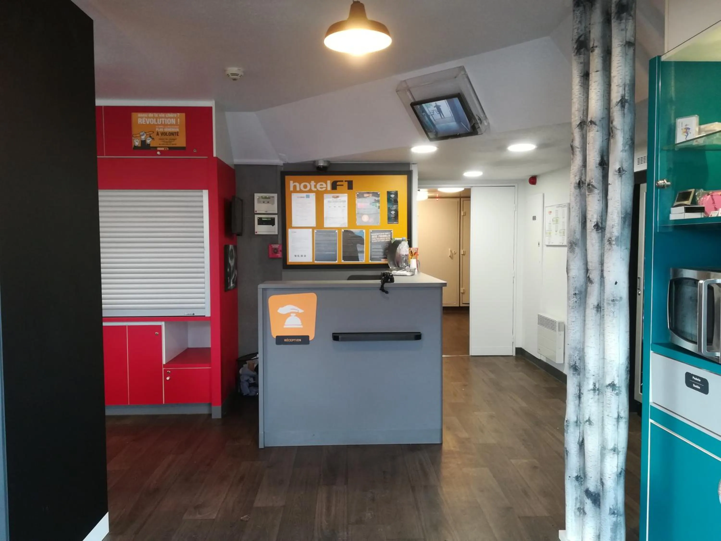 Lobby or reception in hotelF1 Avignon Centre Courtine gare TGV