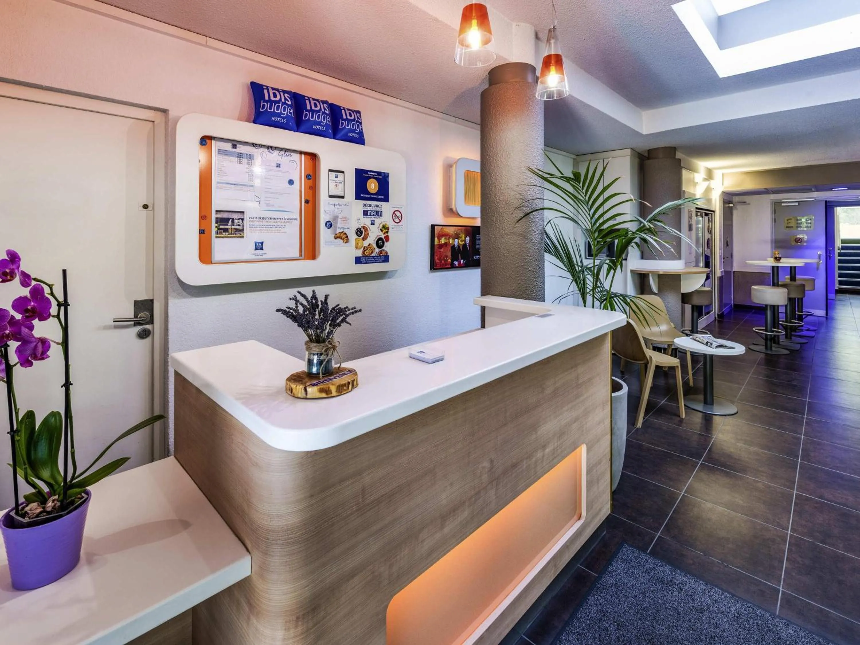 Property building in ibis budget Orange Centre