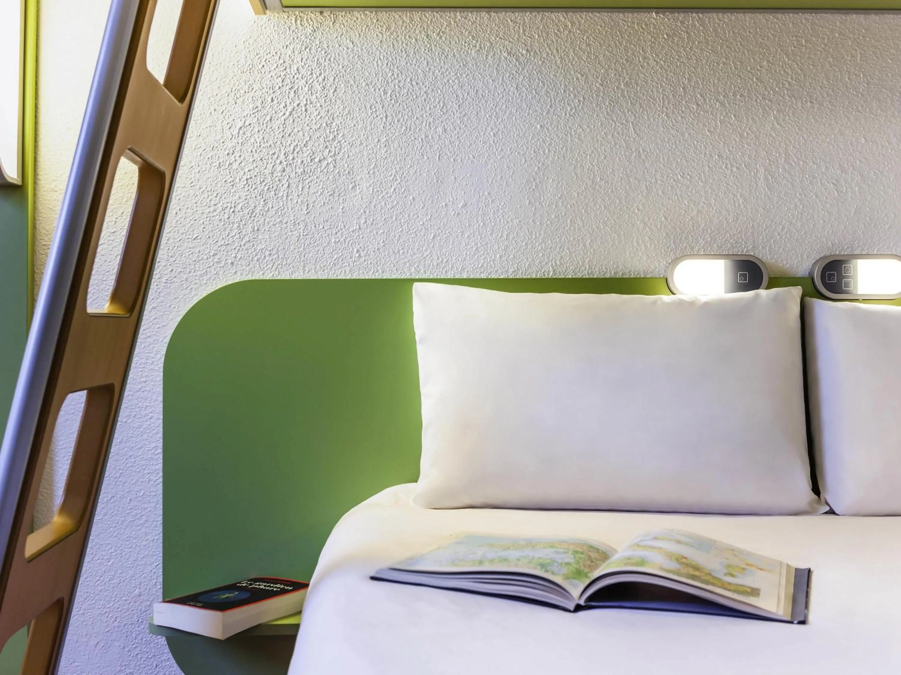 Bedroom, Bed in ibis budget Orange Centre