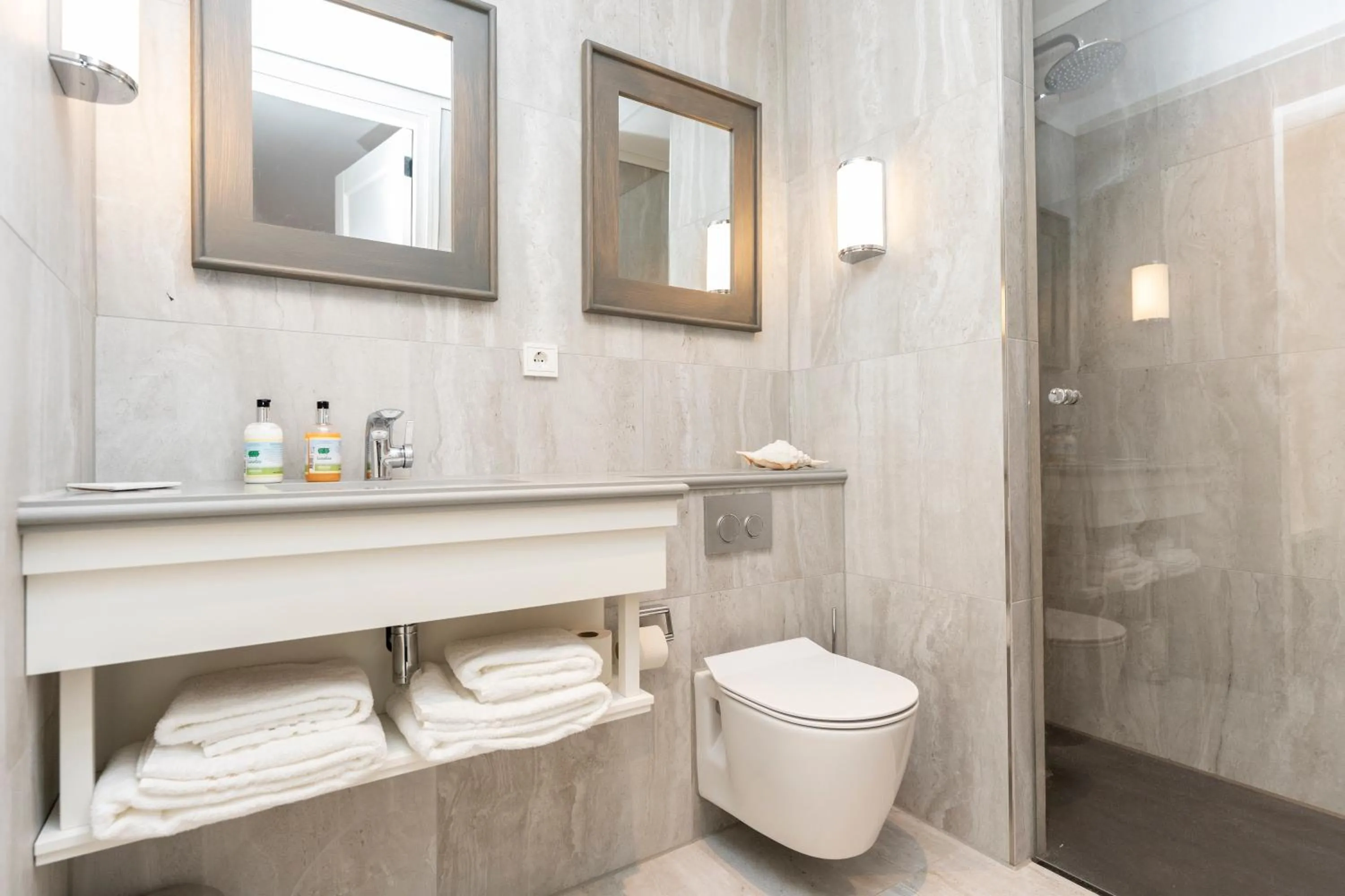 Bathroom in Hampton home B&B suites