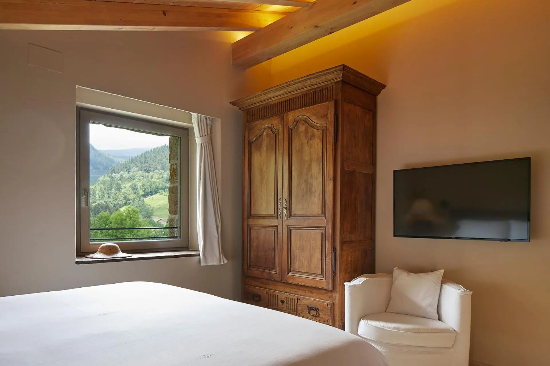 TV and multimedia, Bed in OAR Cottage