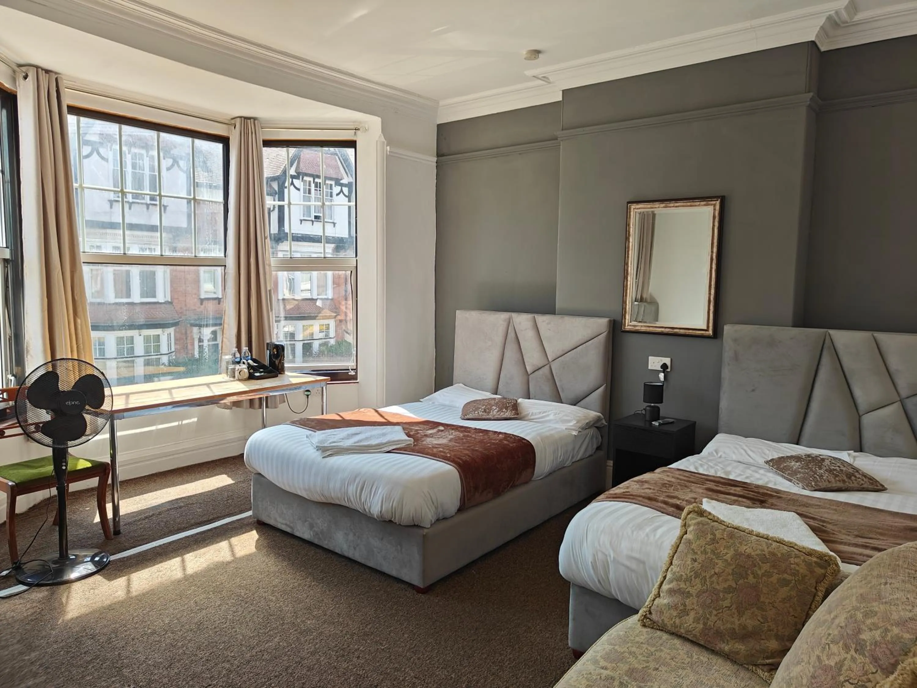 Bedroom, Bed in Campbells Guest House