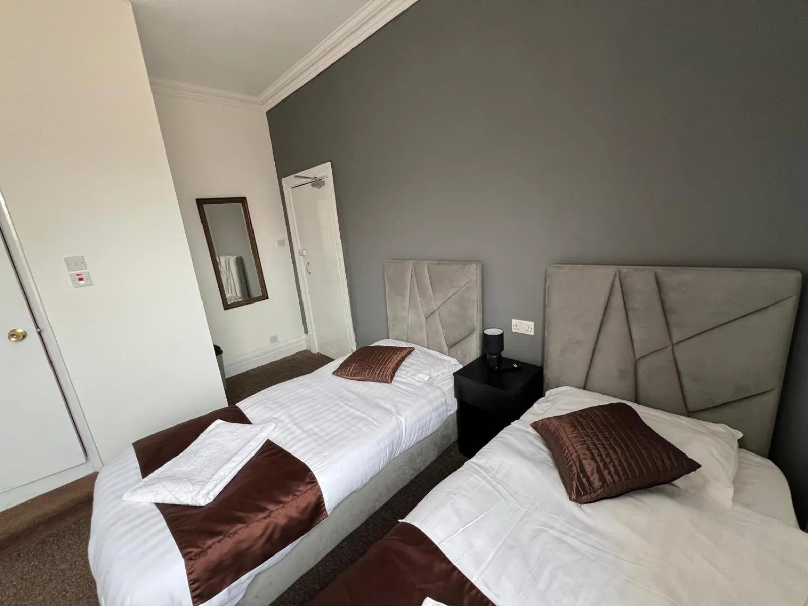 Bedroom, Bed in Campbells Guest House