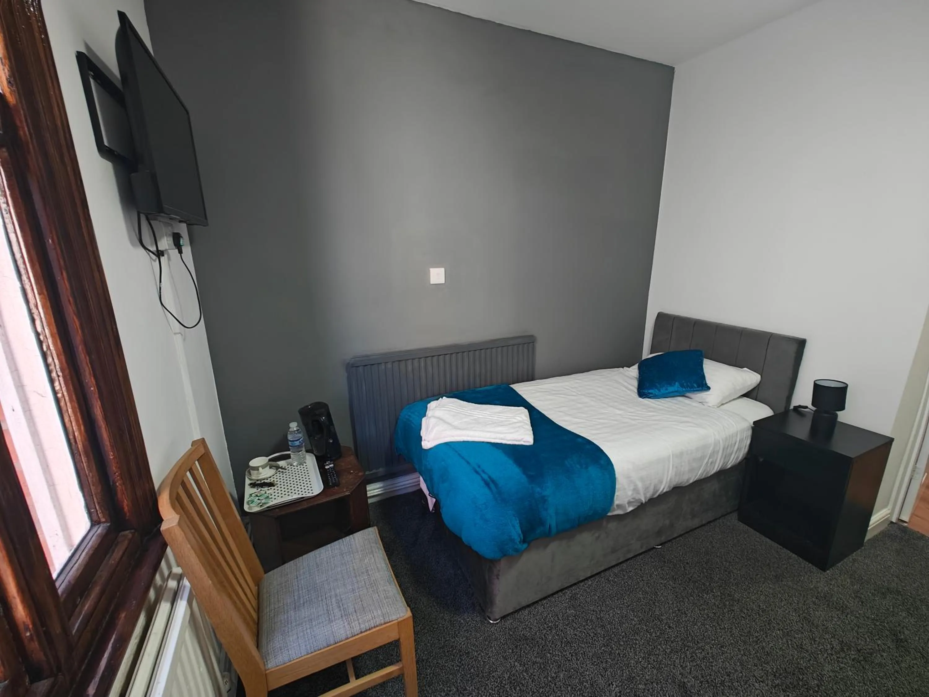 Bedroom, Bed in Campbells Guest House