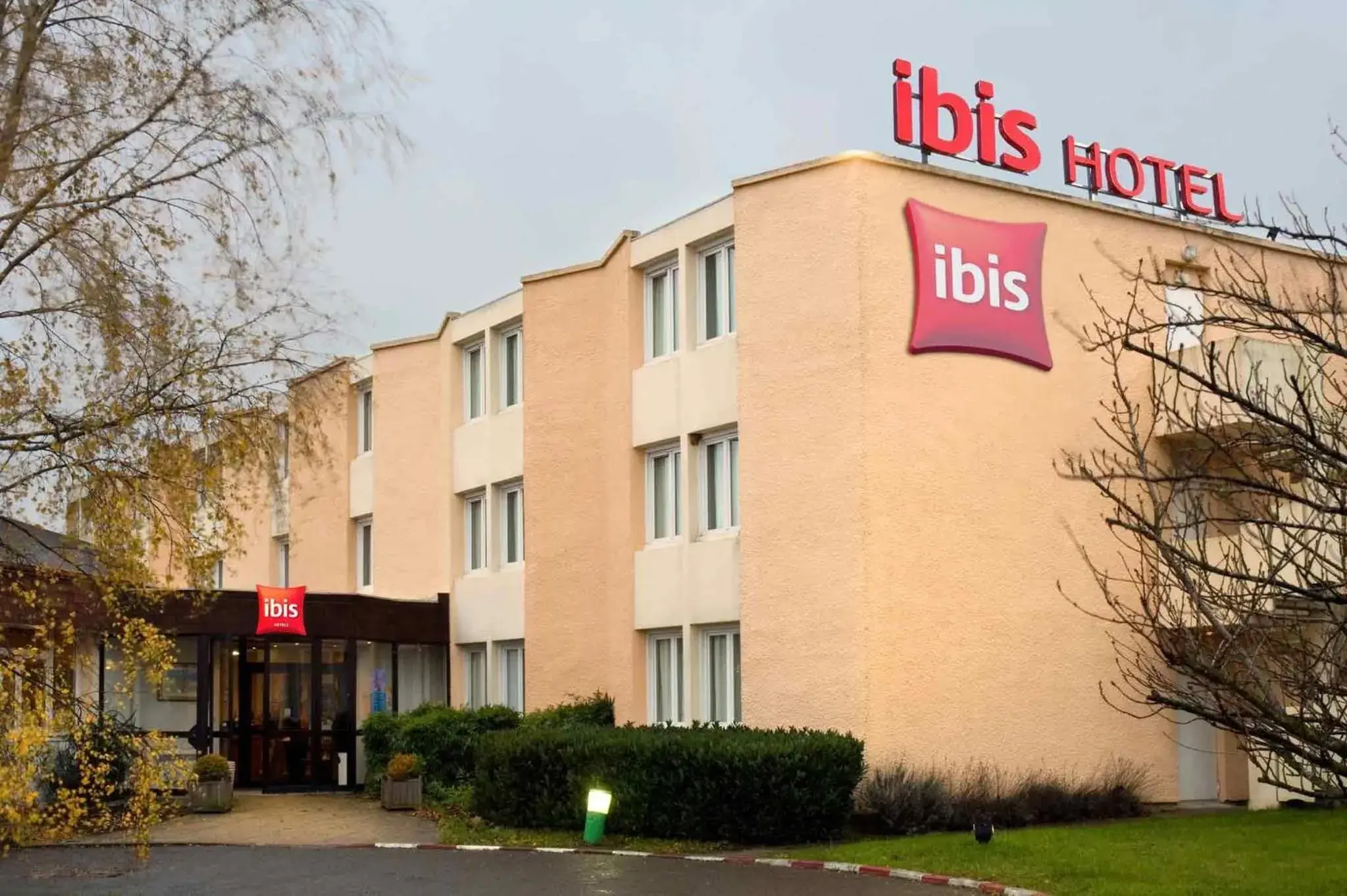 Property building in ibis Rambouillet Property building in ibis Rambouillet