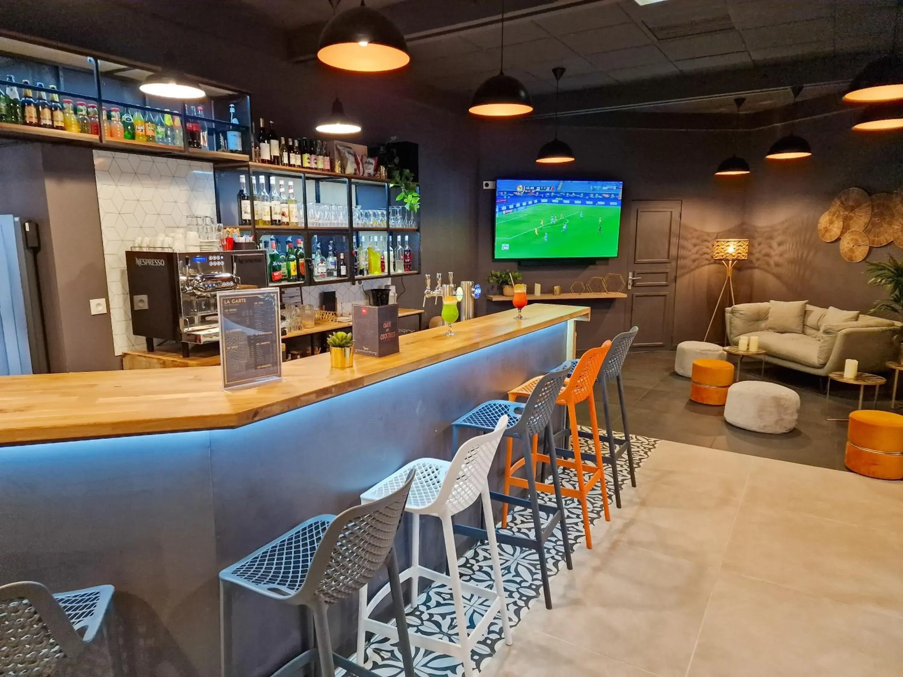 Lounge or bar in ibis Rambouillet Lounge or bar in ibis Rambouillet