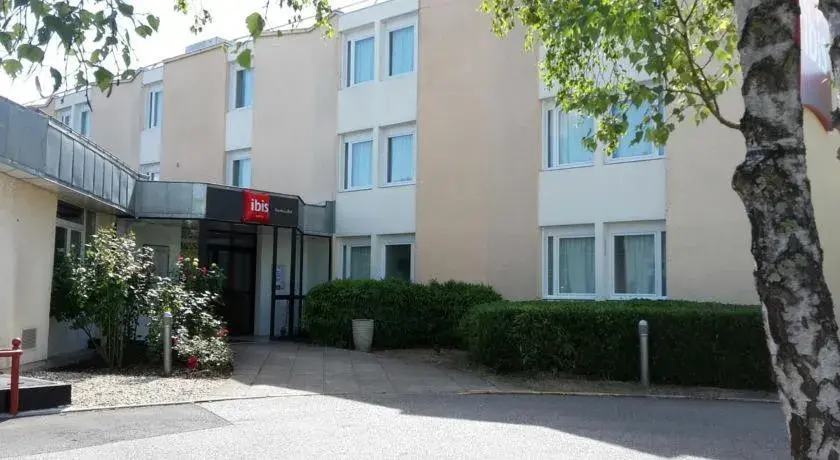 Property building in ibis Rambouillet Property building in ibis Rambouillet