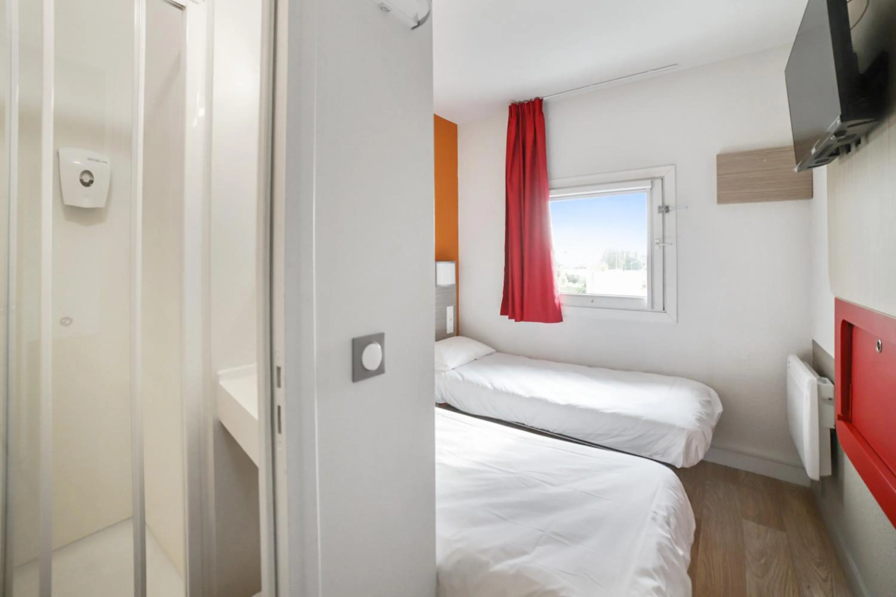 Bed in Premiere Classe Paris Nord - Sarcelles