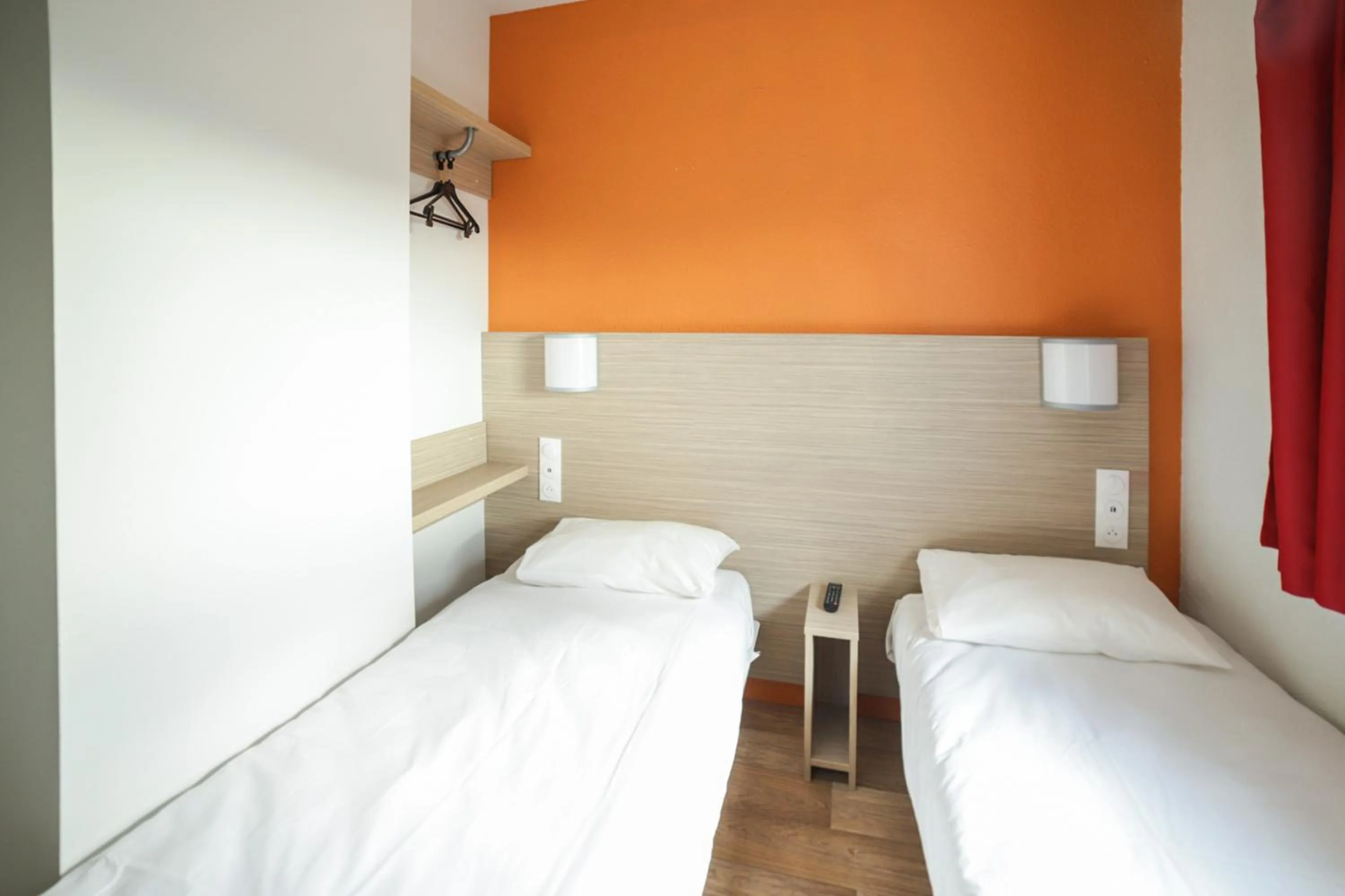 Bathroom, Bed in Premiere Classe Paris Nord - Sarcelles