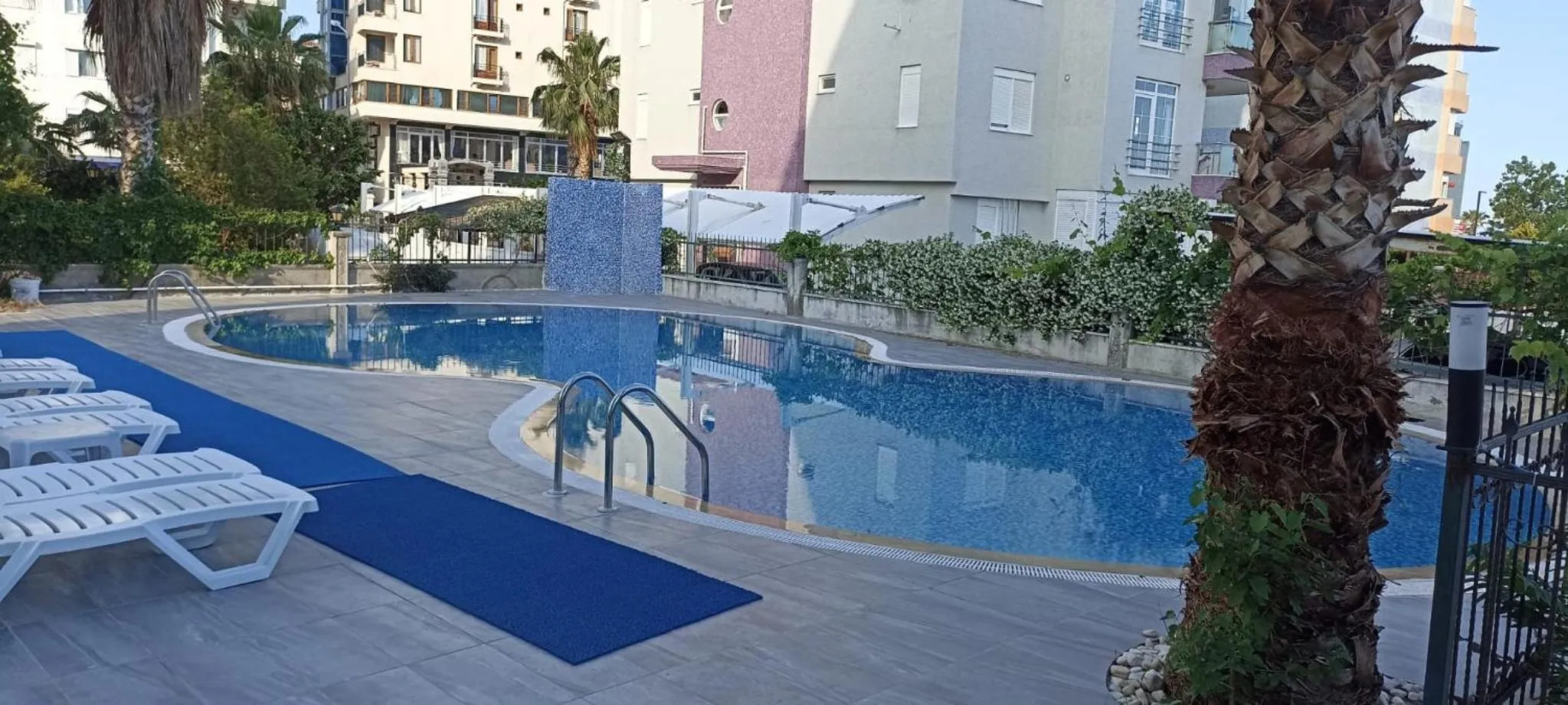 Swimming pool in Yelken Apart Hotel