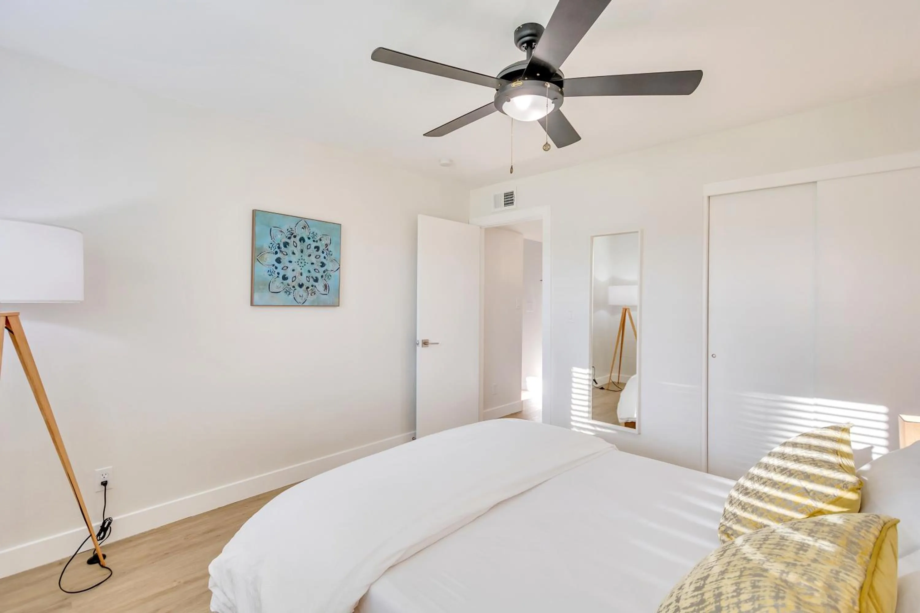 Photo of the whole room, Bed in Modern Contemporary OT Scottsdale with Heated Pool