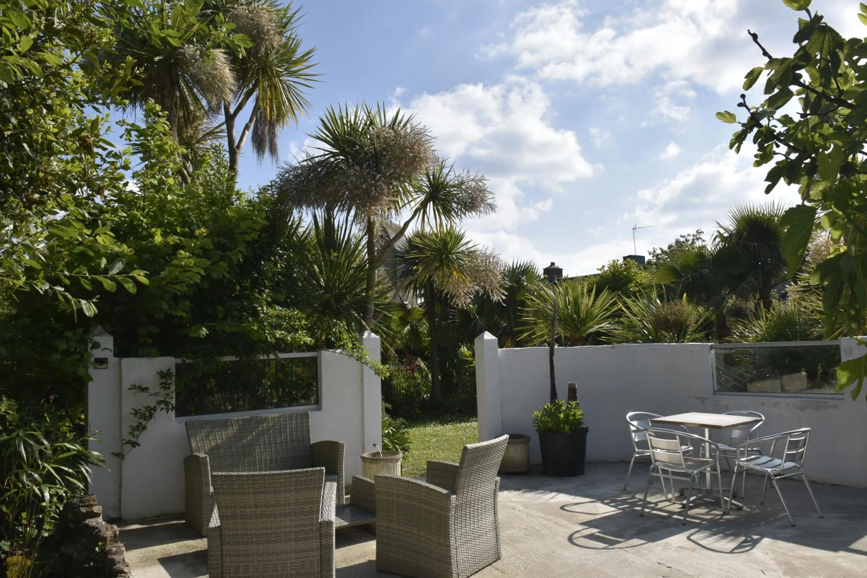 Balcony/Terrace in Studio "LA MEDINA", PISCINE dès le 12 juillet, JARDIN BOTANIQUE, COMMERCES &MER