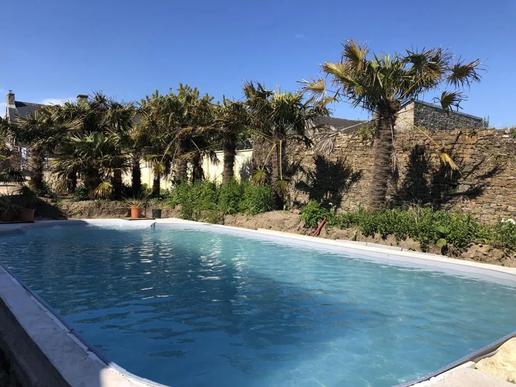 Swimming pool in Studio "LA MEDINA", PISCINE dès le 12 juillet, JARDIN BOTANIQUE, COMMERCES &MER