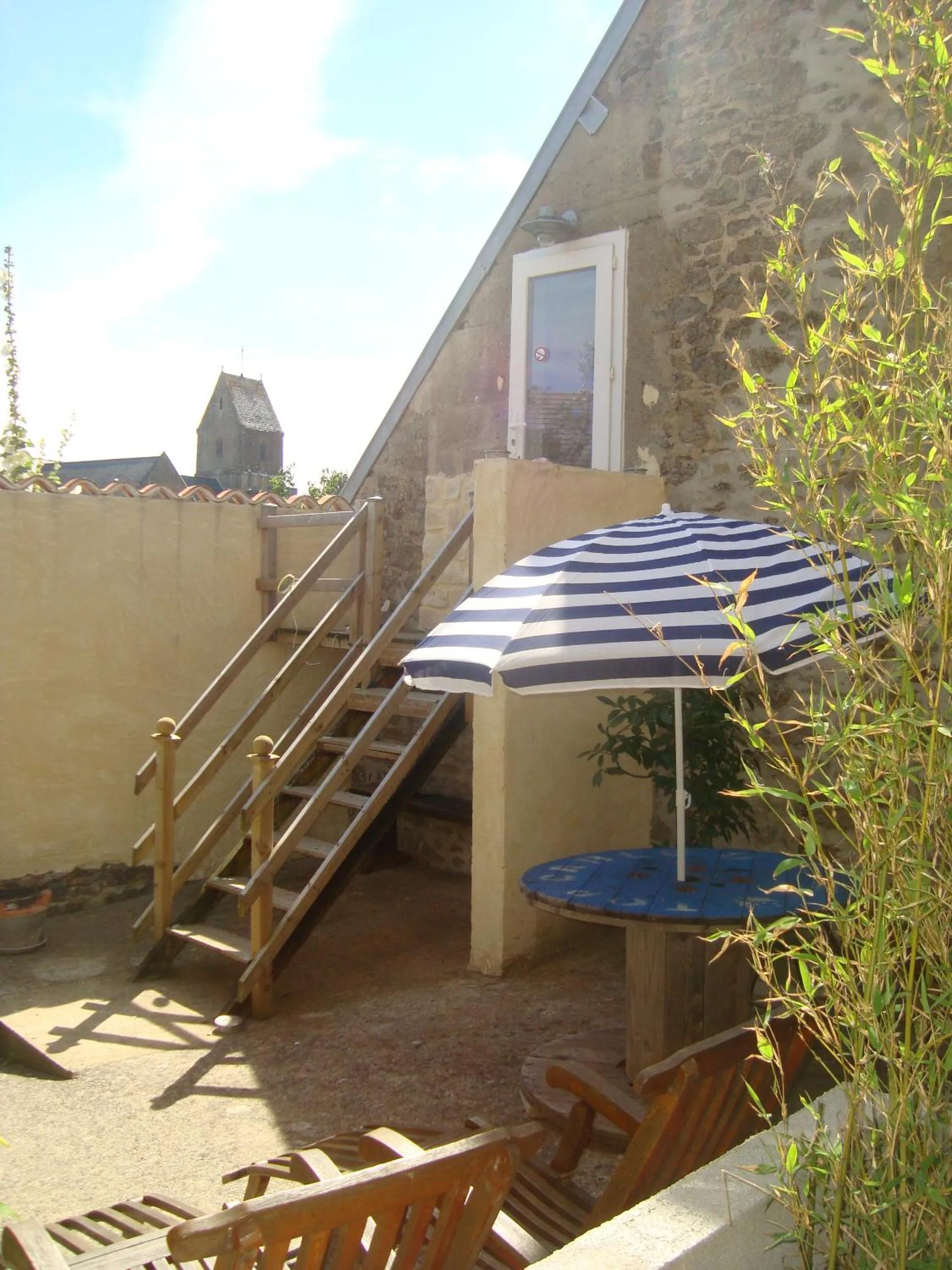 Balcony/Terrace in Studio "LA MEDINA", PISCINE dès le 12 juillet, JARDIN BOTANIQUE, COMMERCES &MER