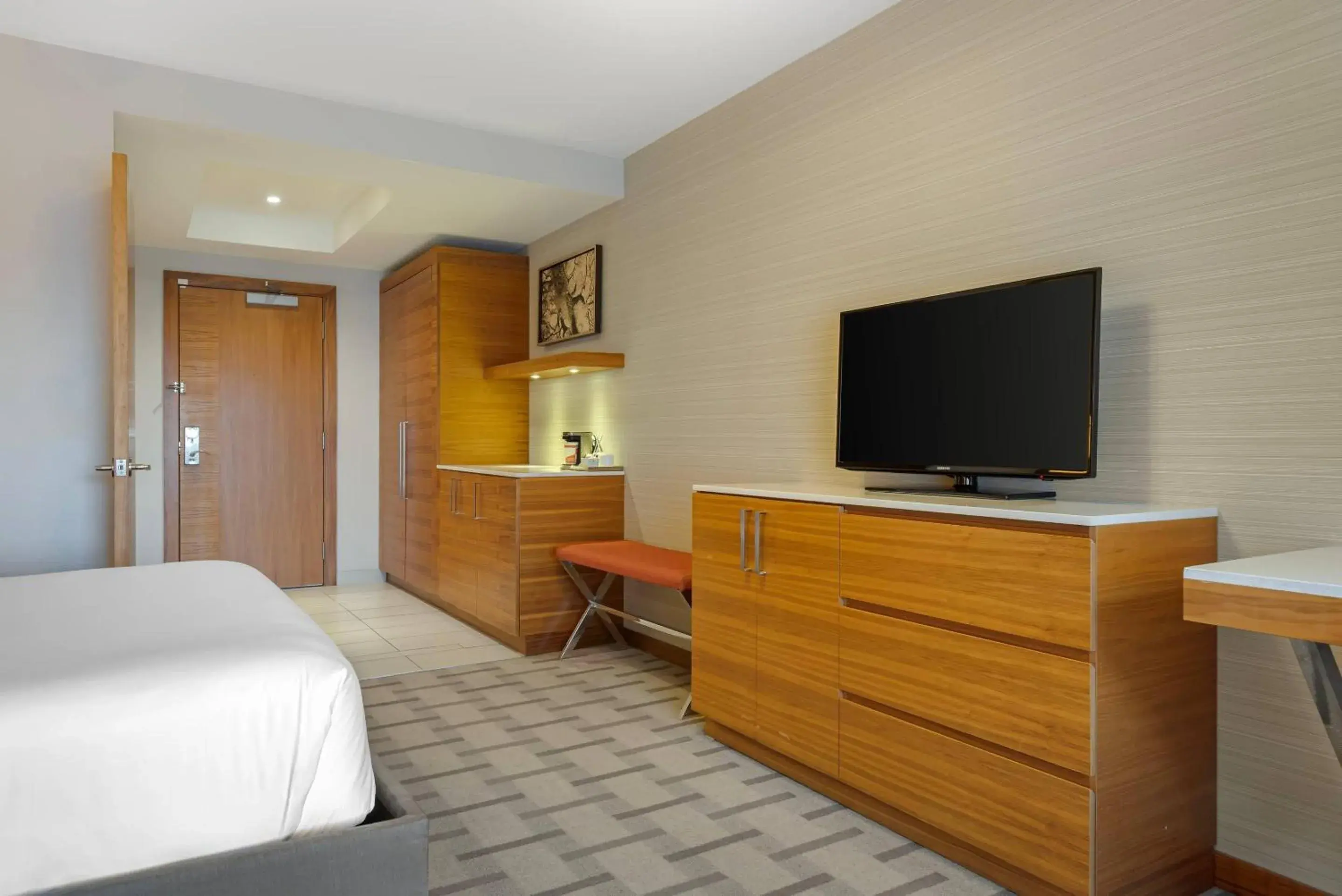 Bedroom, Bed in Radisson Hotel & Conference Centre Calgary Airport Bedroom, Bed in Radisson Hotel & Conference Centre Calgary Airport