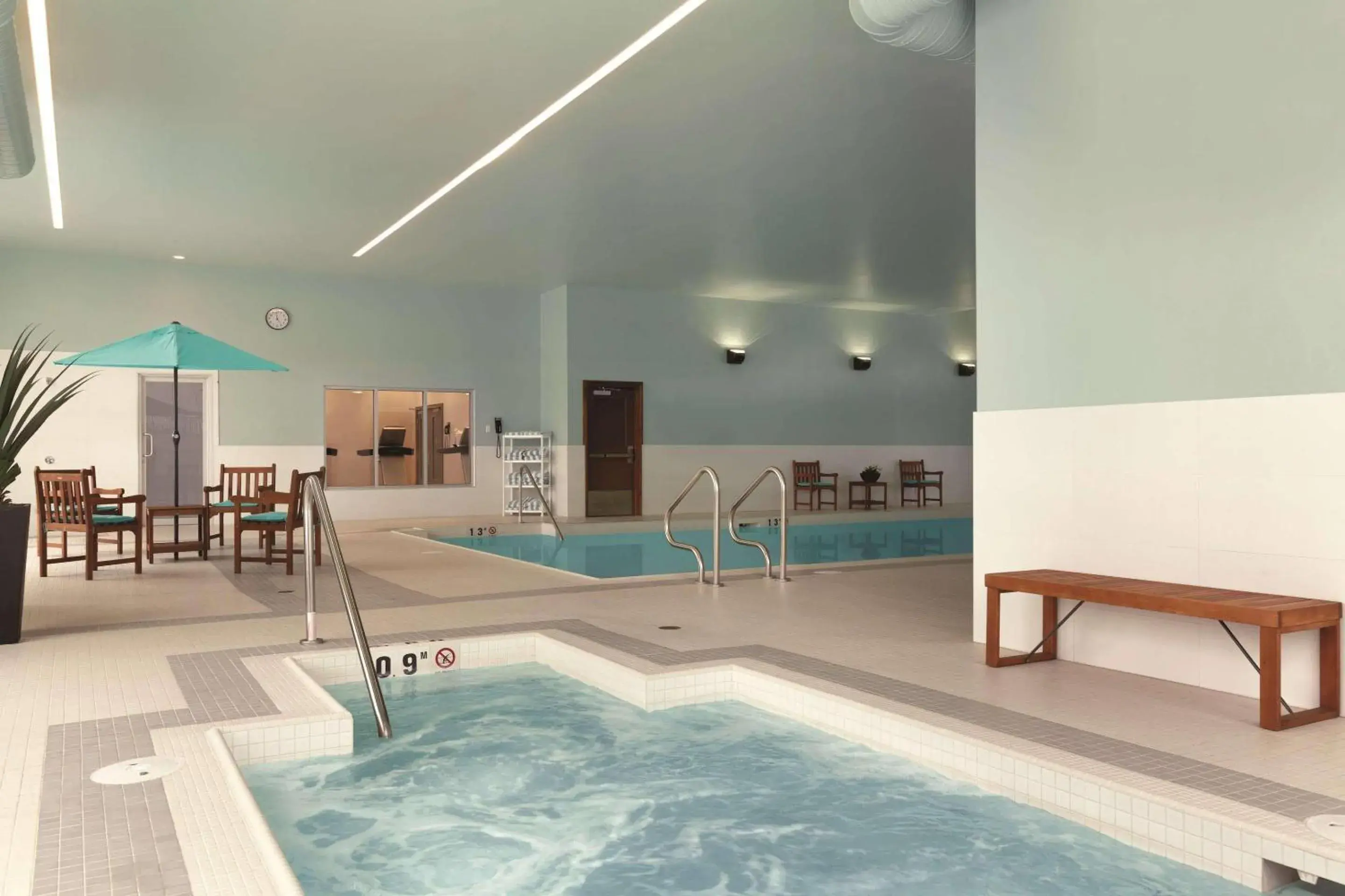 Swimming pool in Radisson Hotel & Conference Centre Calgary Airport Swimming pool in Radisson Hotel & Conference Centre Calgary Airport