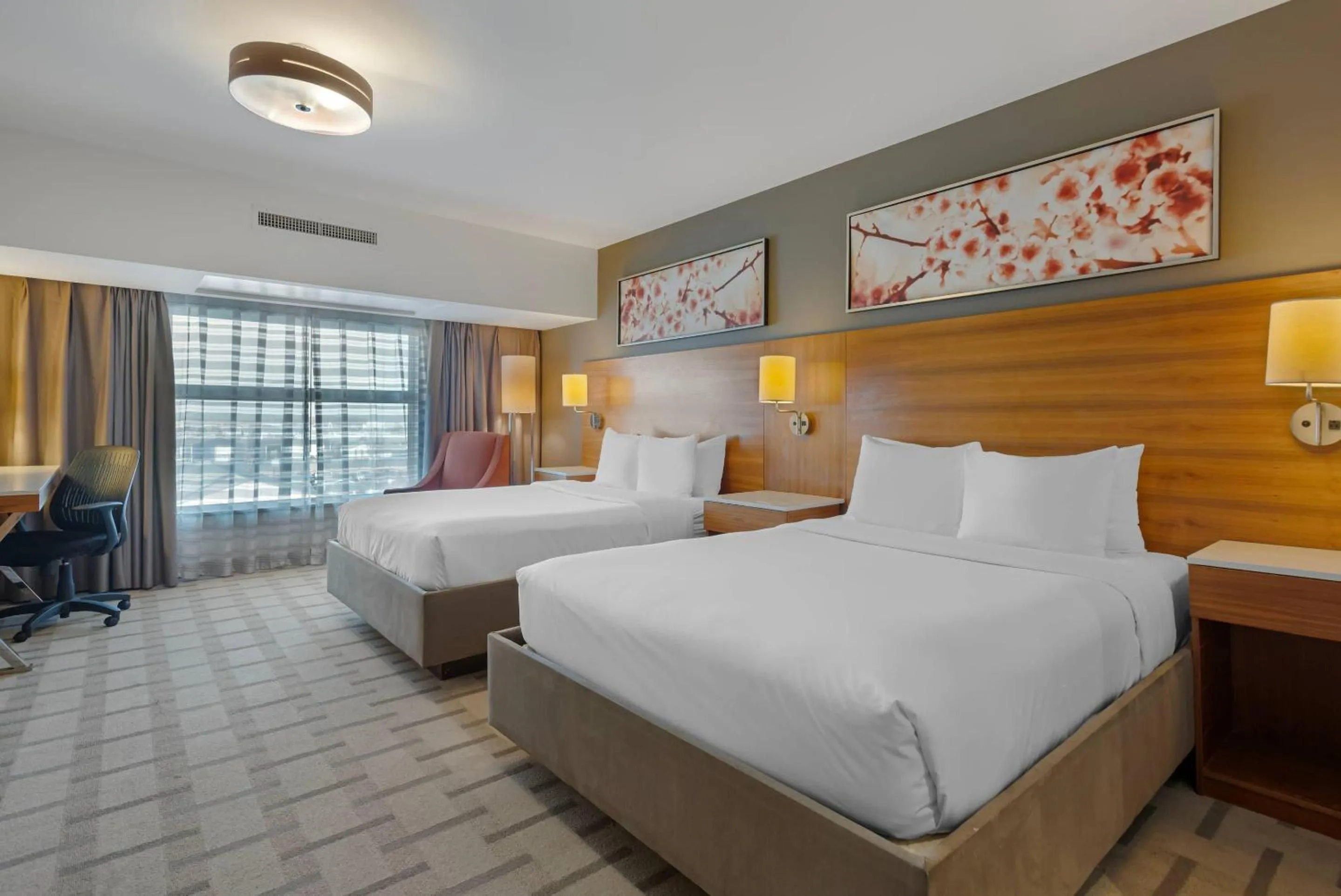 Bedroom, Bed in Radisson Hotel & Conference Centre Calgary Airport