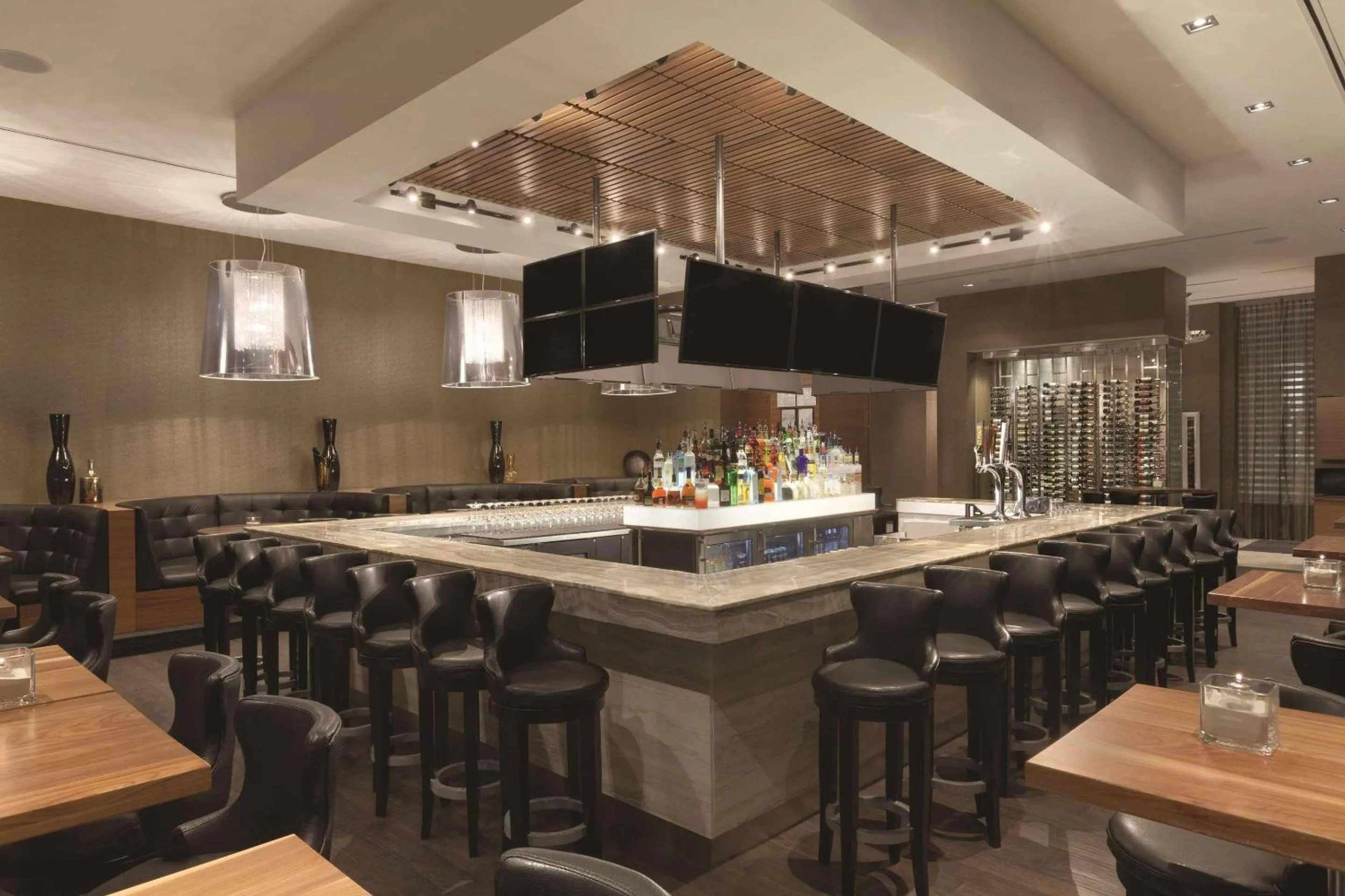 Lounge or bar in Radisson Hotel & Conference Centre Calgary Airport