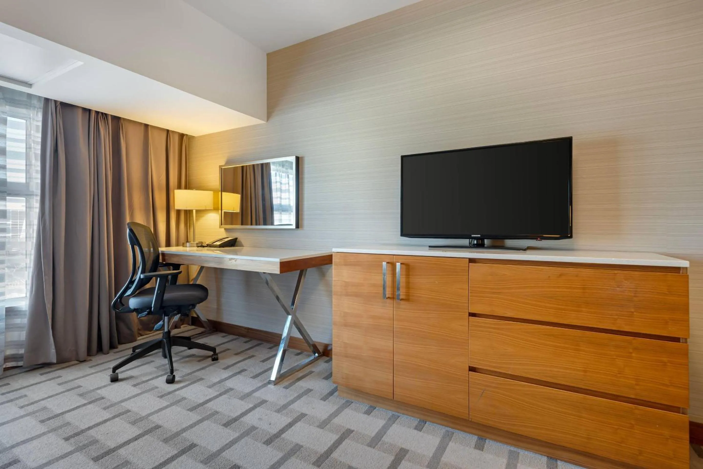 Bedroom in Radisson Hotel & Conference Centre Calgary Airport