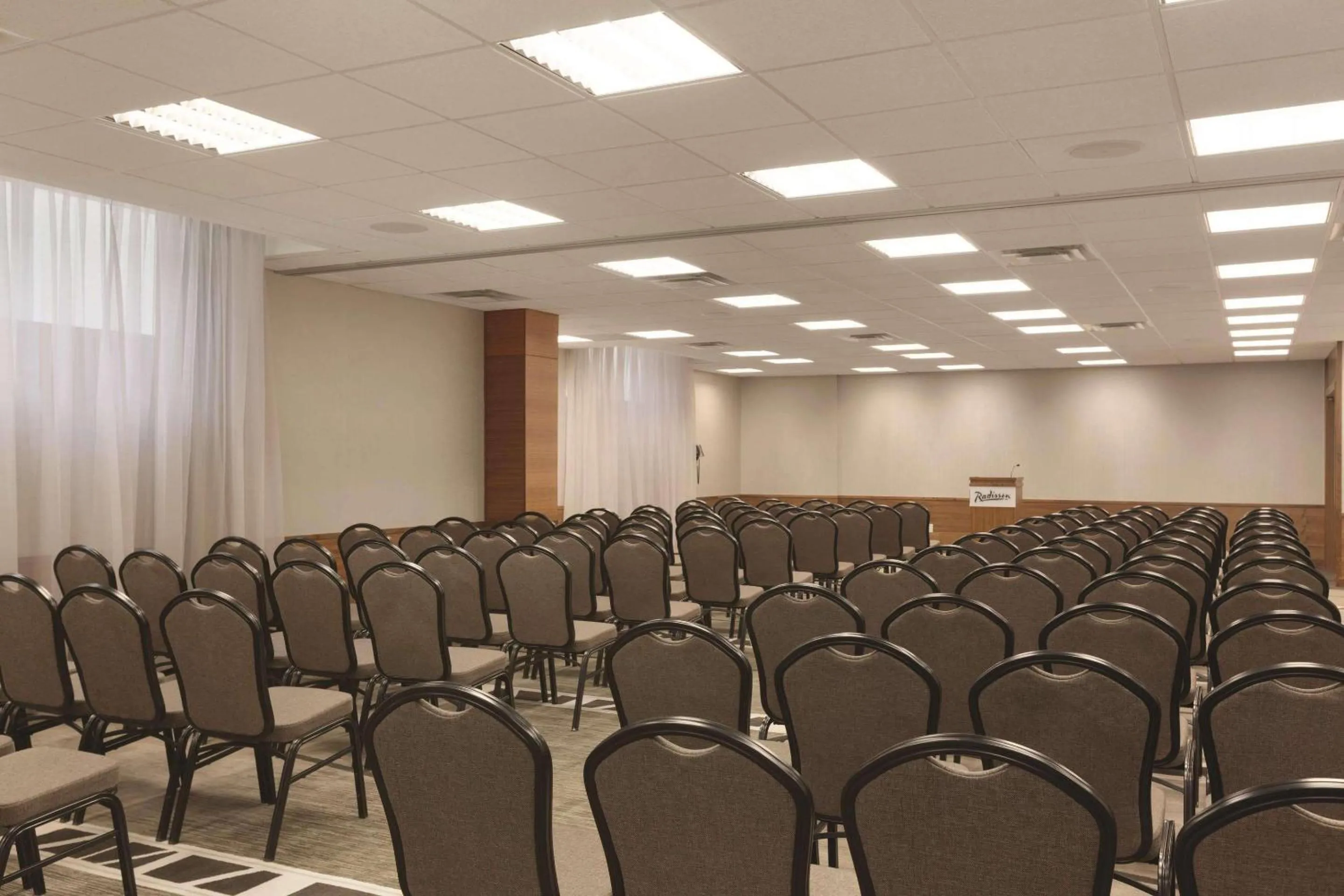 Meeting/conference room in Radisson Hotel & Conference Centre Calgary Airport