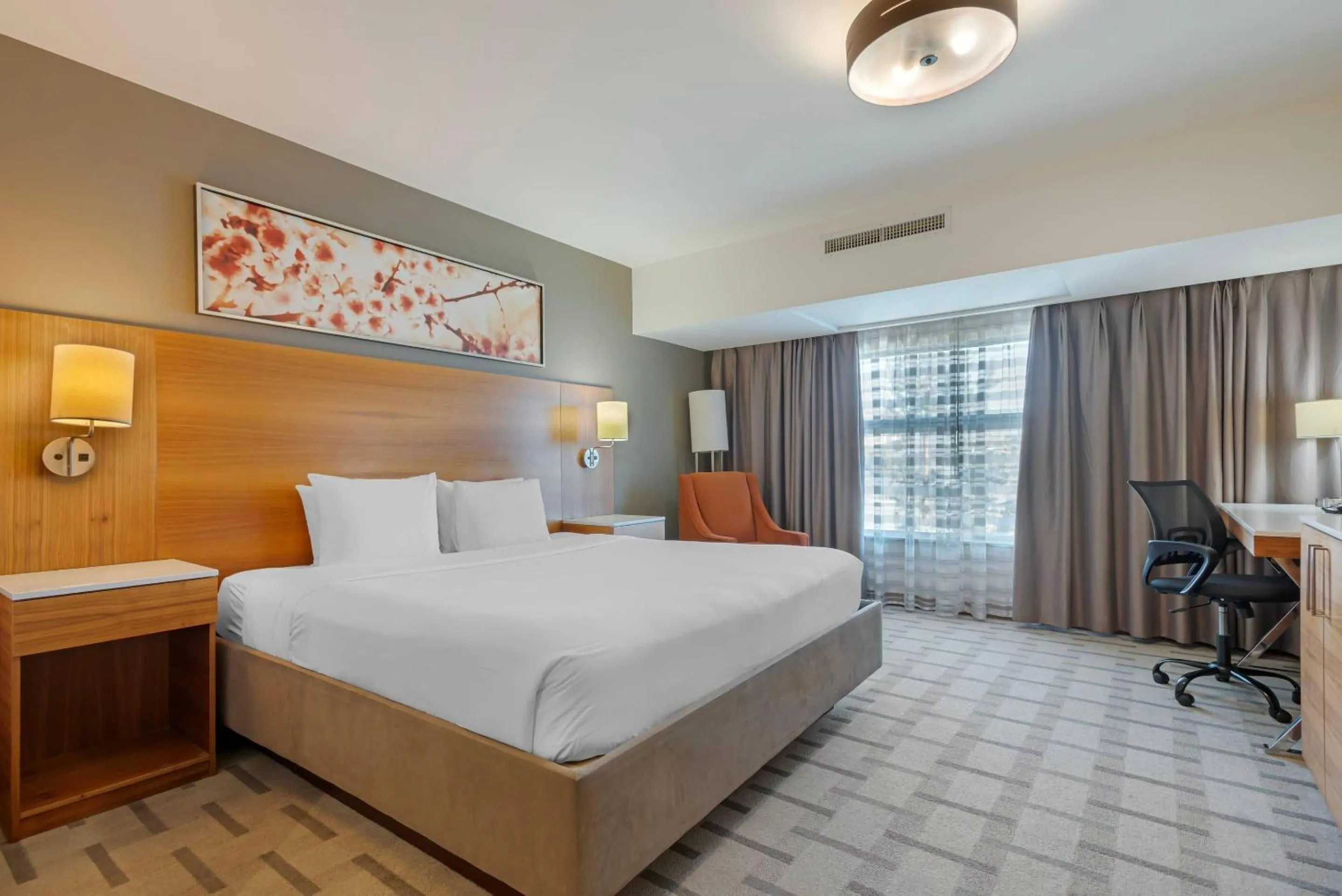 Bedroom, Bed in Radisson Hotel & Conference Centre Calgary Airport