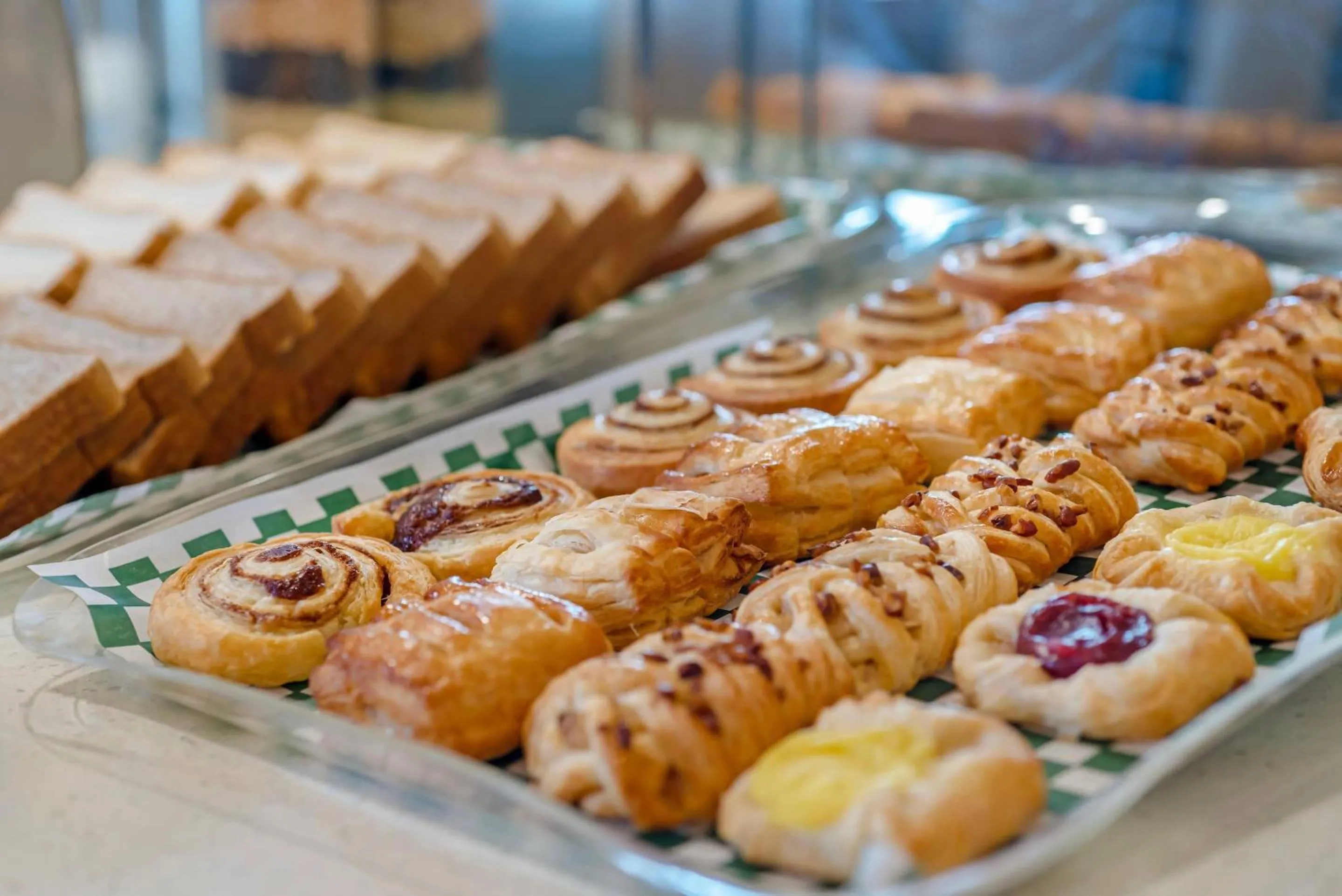 Breakfast in Radisson Hotel & Conference Centre Calgary Airport