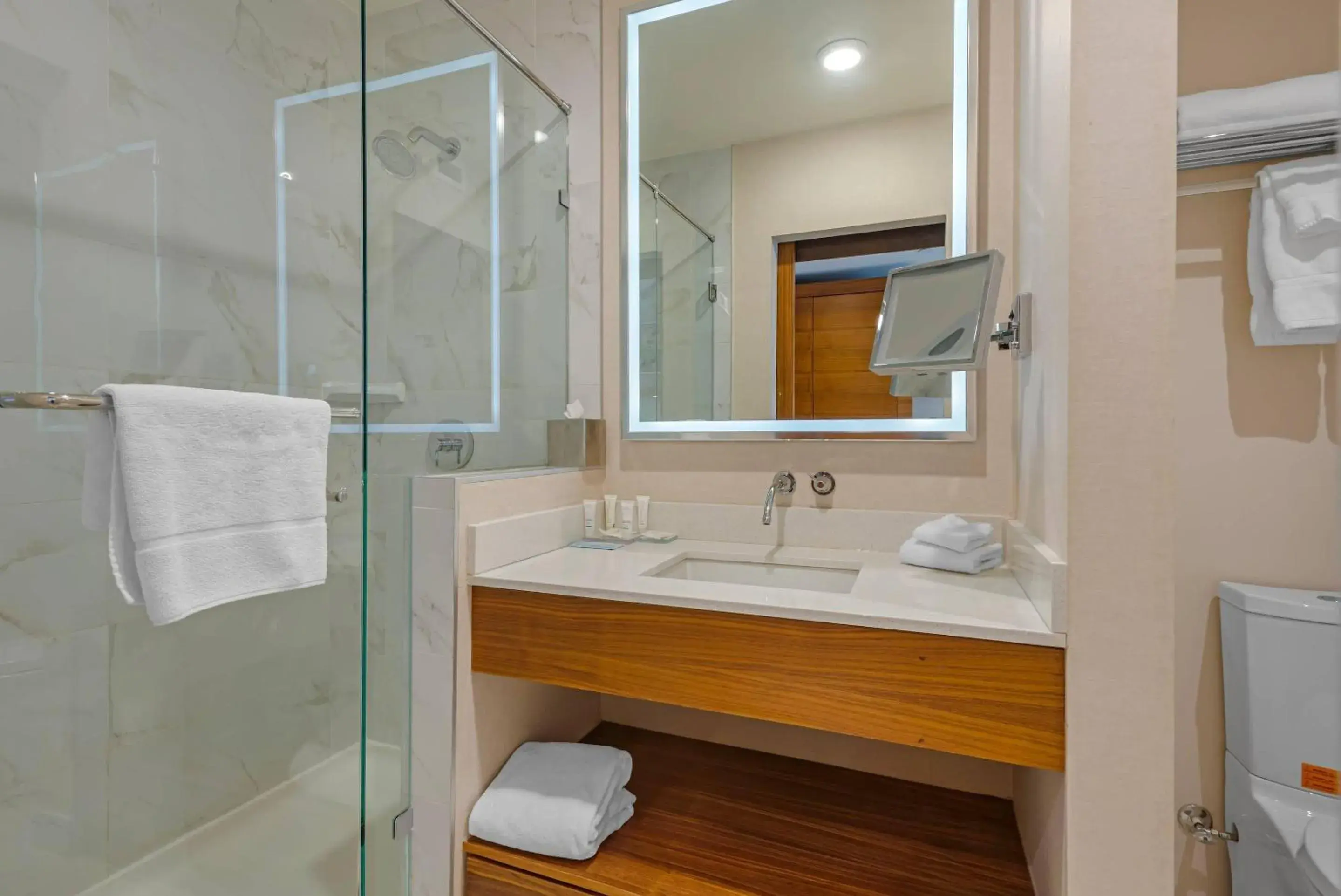 Bedroom in Radisson Hotel & Conference Centre Calgary Airport Bedroom in Radisson Hotel & Conference Centre Calgary Airport