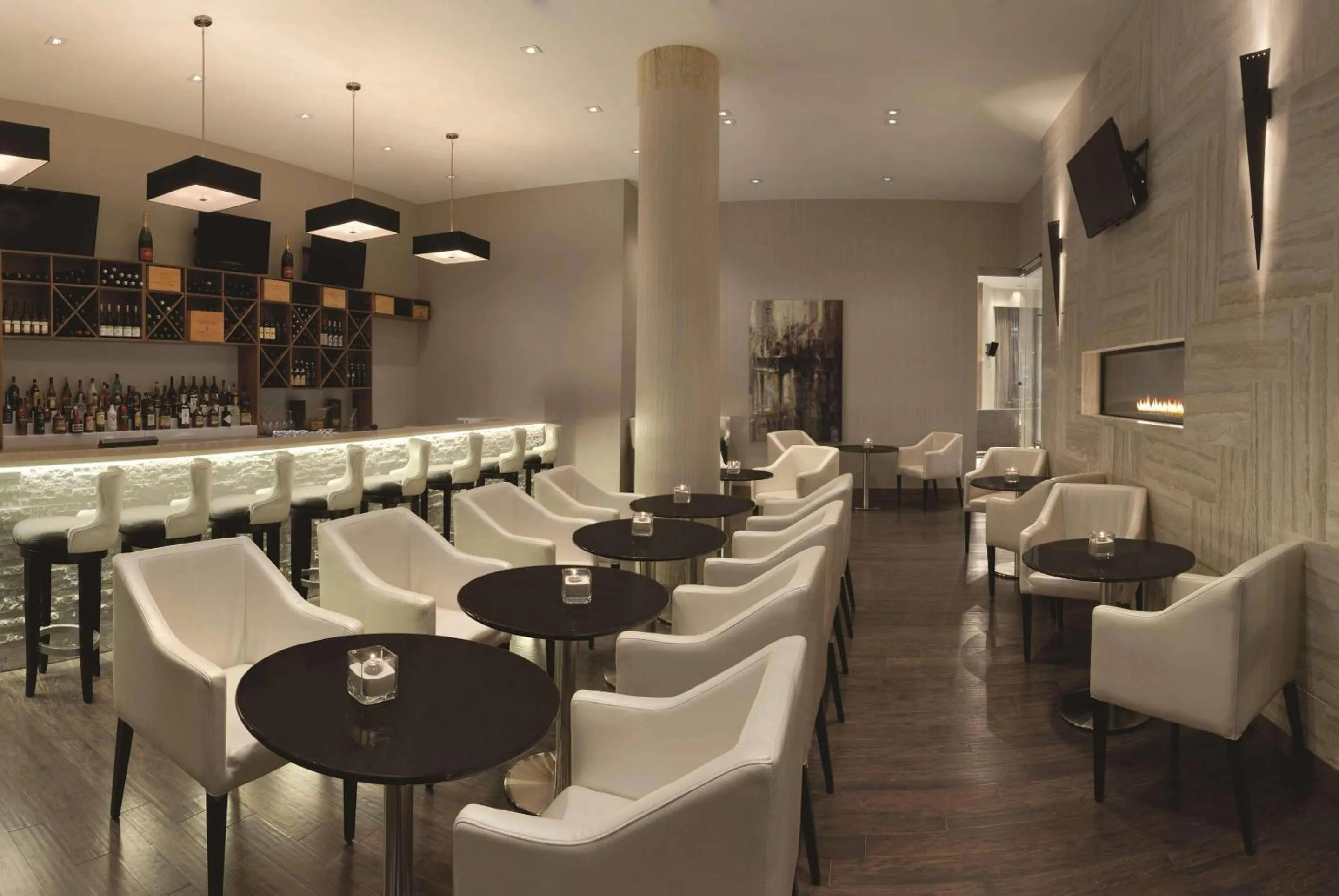 Lounge or bar in Radisson Hotel & Conference Centre Calgary Airport