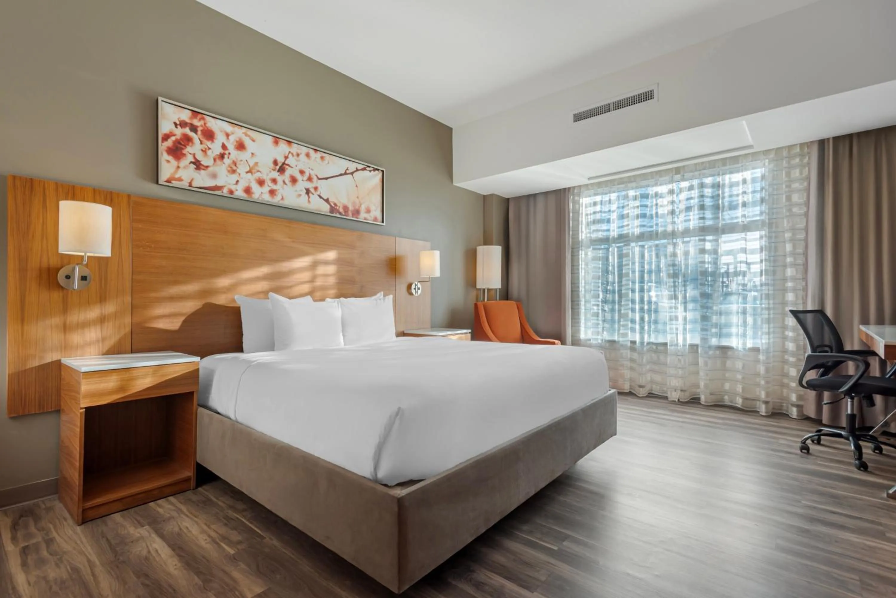 Bedroom, Bed in Radisson Hotel & Conference Centre Calgary Airport