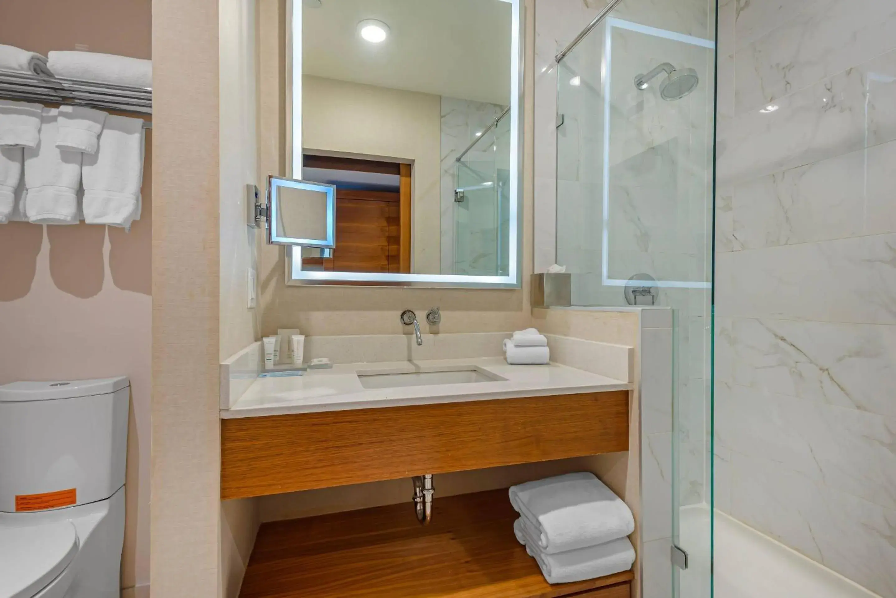 Bedroom in Radisson Hotel & Conference Centre Calgary Airport Bedroom in Radisson Hotel & Conference Centre Calgary Airport