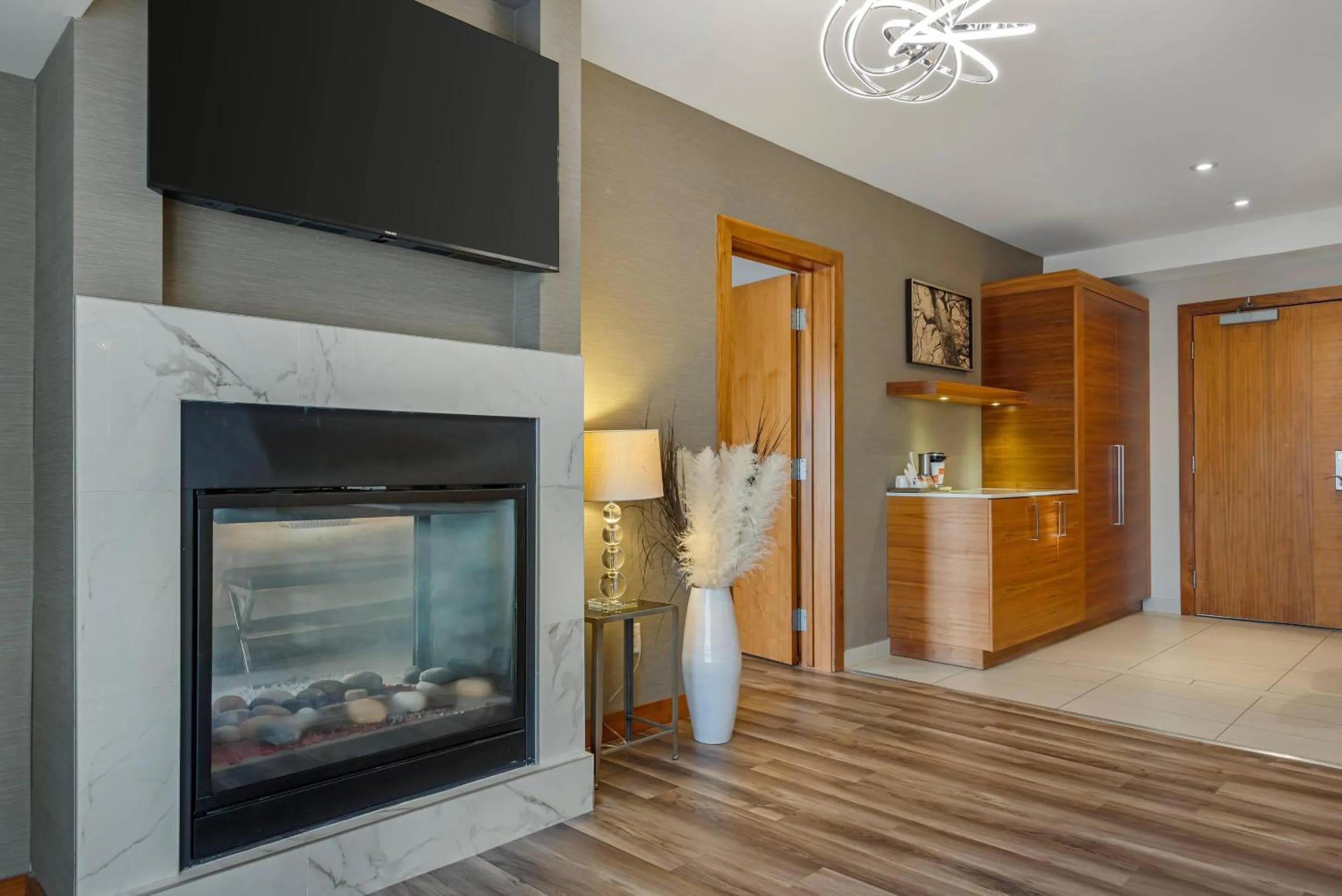 Bedroom in Radisson Hotel & Conference Centre Calgary Airport