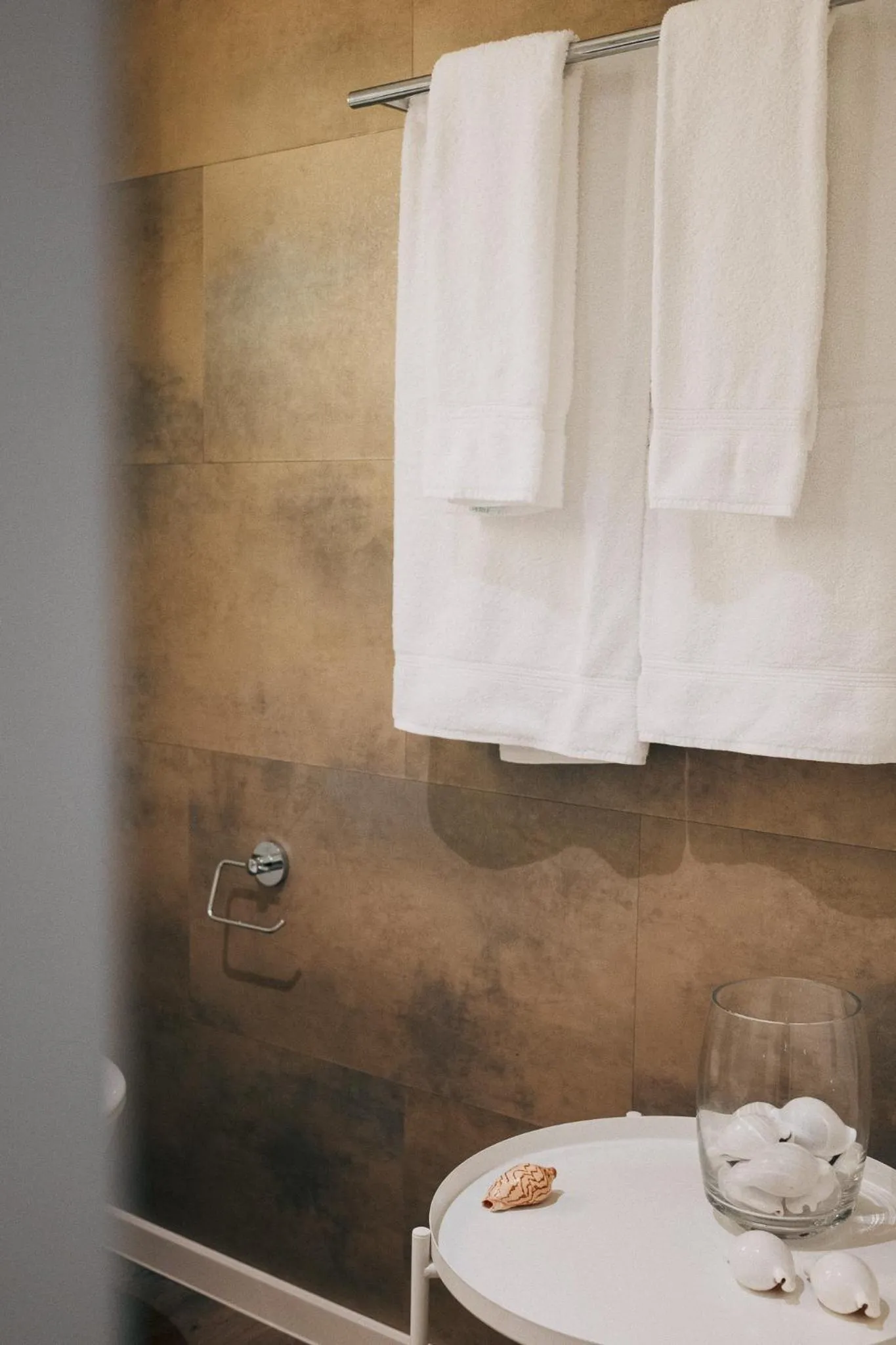 Bathroom in Hotel Dakota