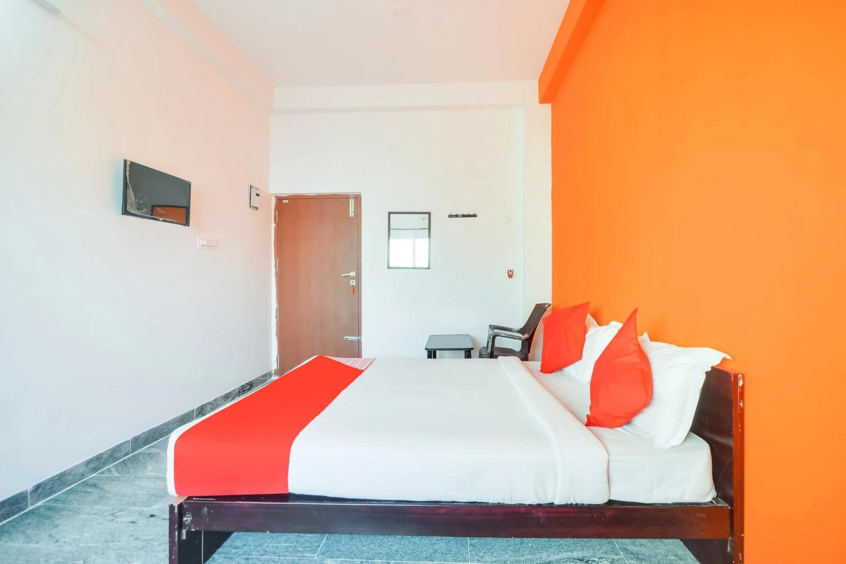 Bedroom in Super OYO Flagship New Cresent Park