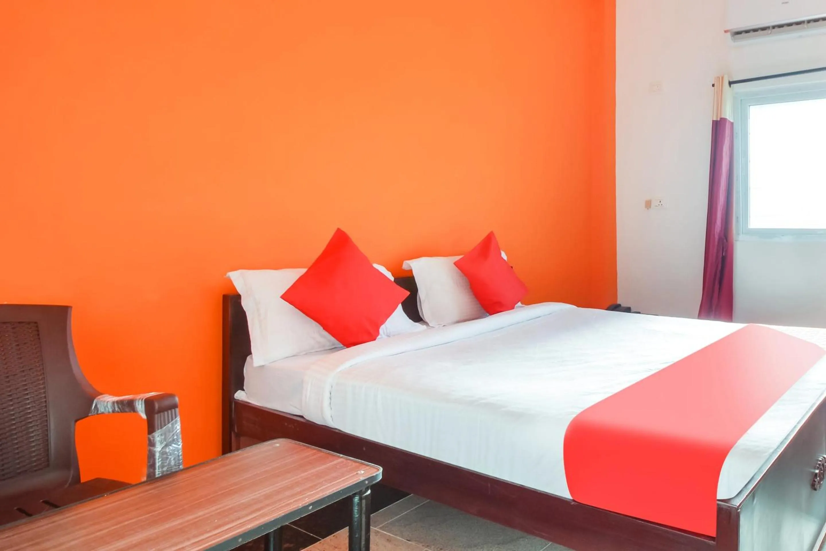 Bedroom in Super OYO Flagship New Cresent Park