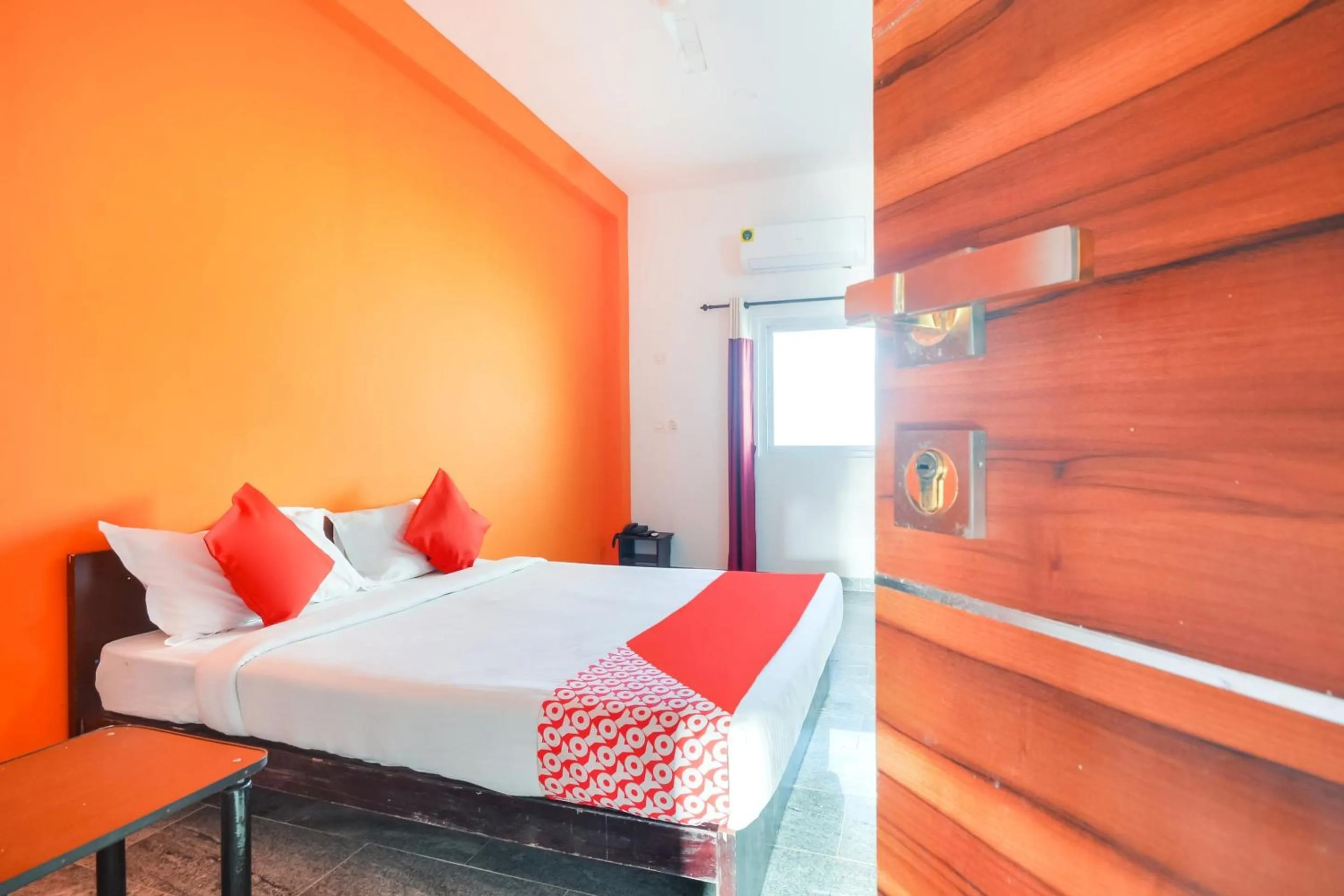 Bedroom in Super OYO Flagship New Cresent Park