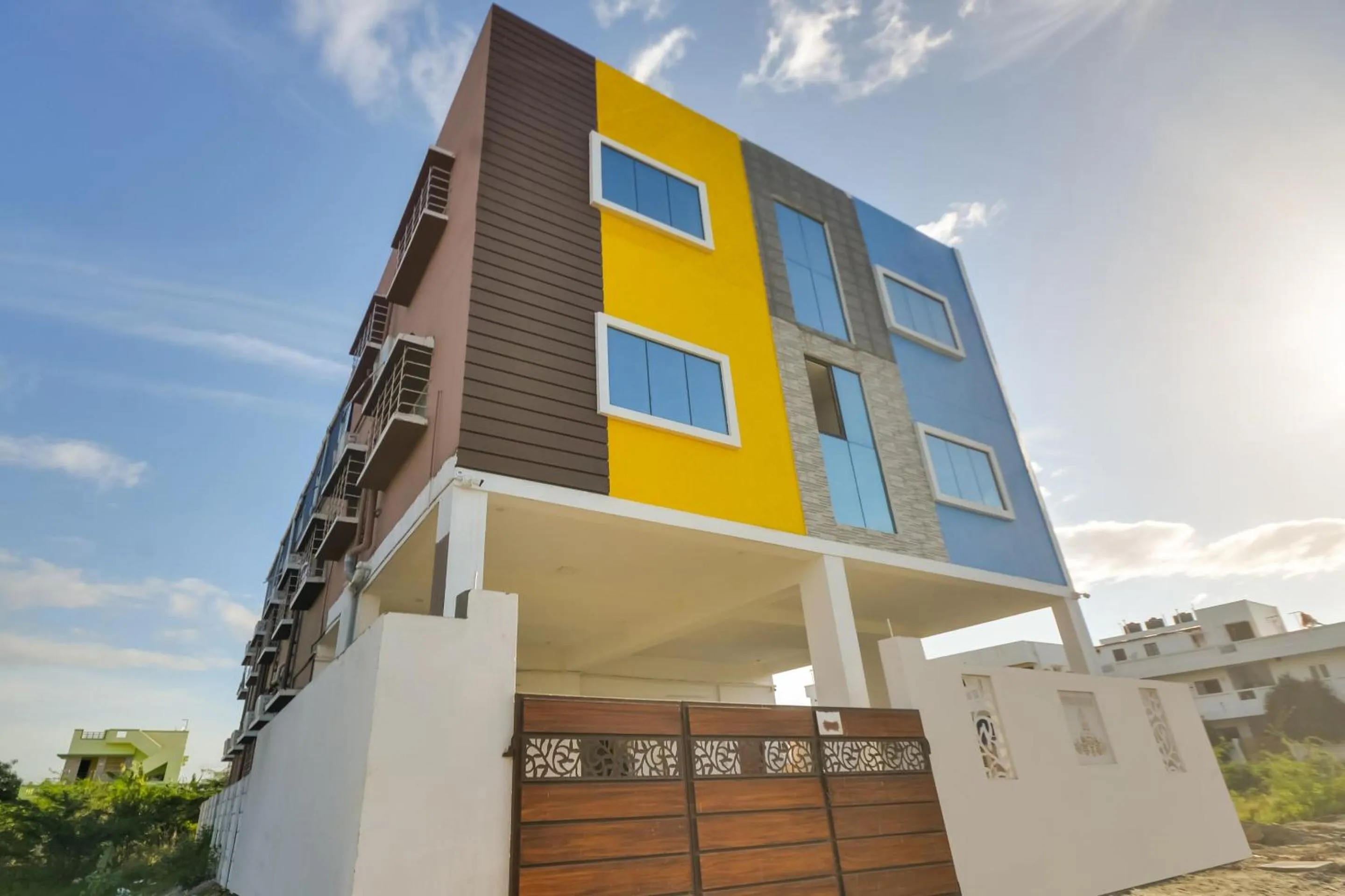 Facade/entrance, Property Building in Super OYO Flagship New Cresent Park