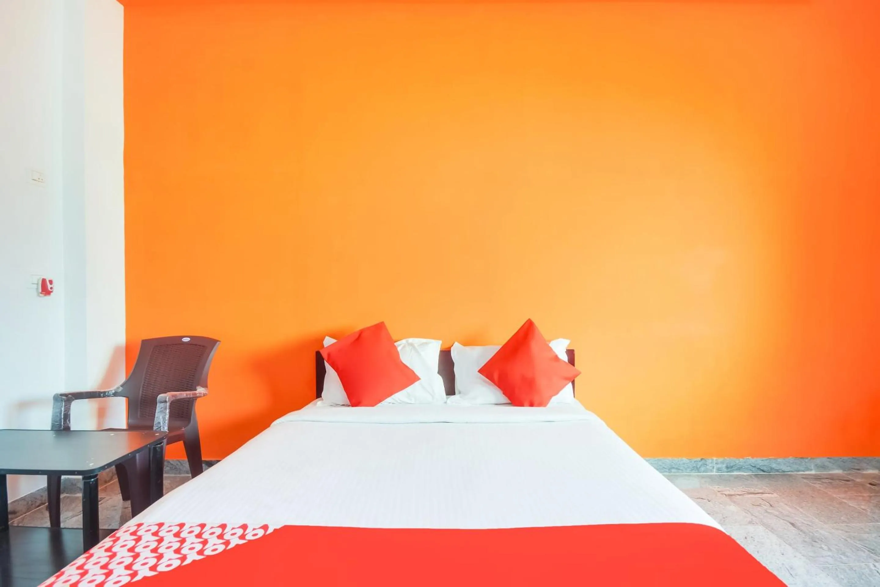 Bedroom in Super OYO Flagship New Cresent Park