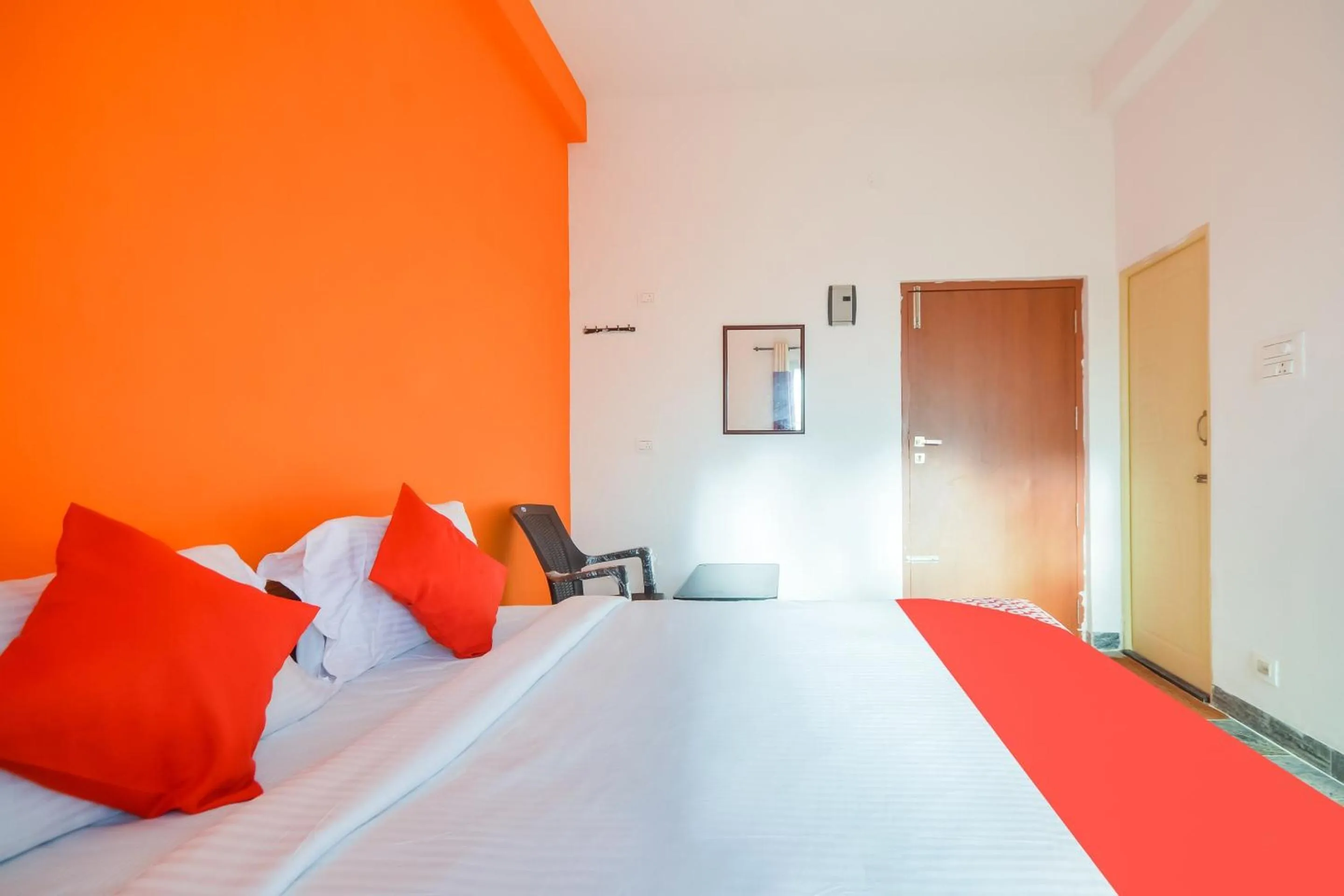 Bedroom in Super OYO Flagship New Cresent Park