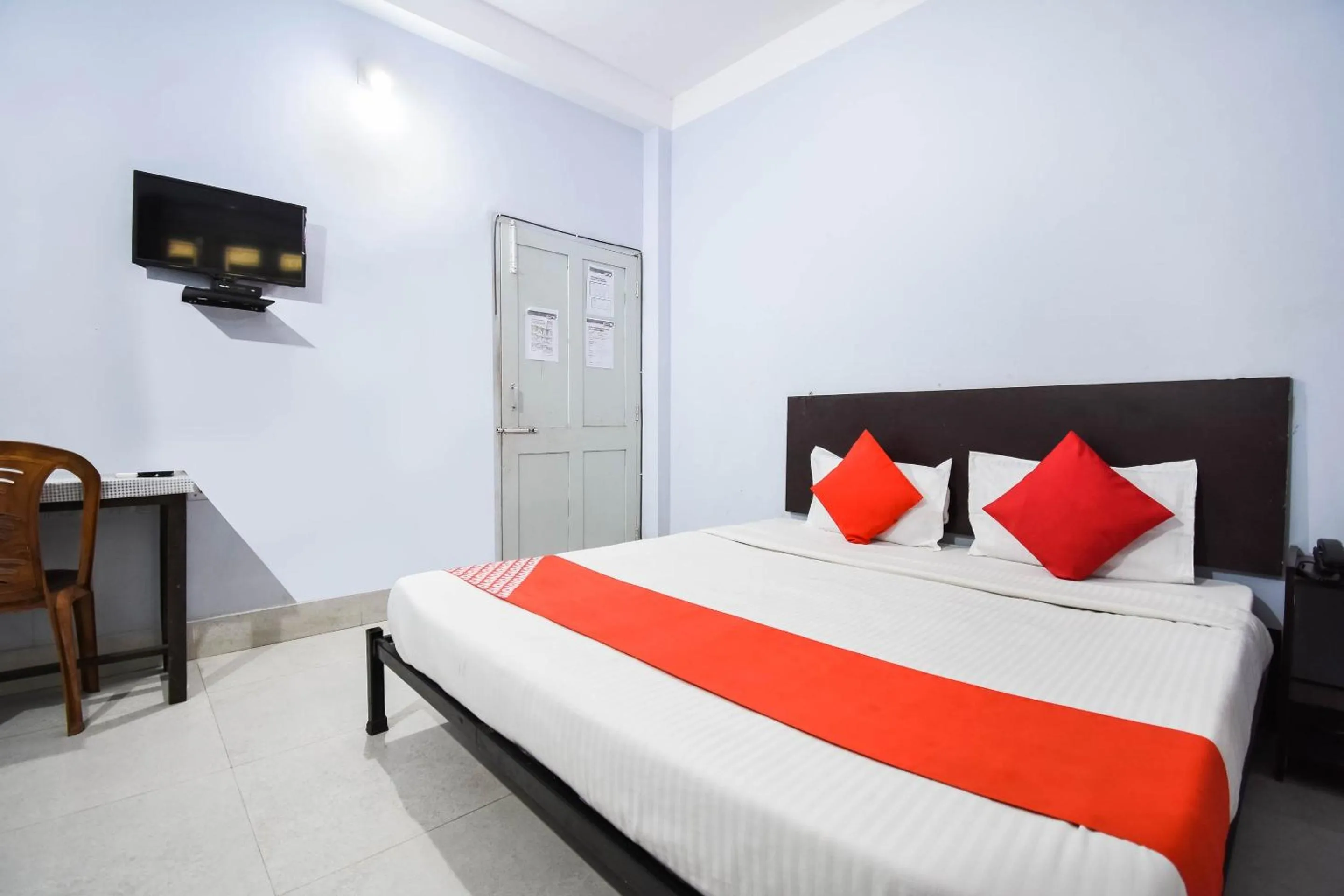 Bedroom, Bed in Hotel O Pradhan Palace