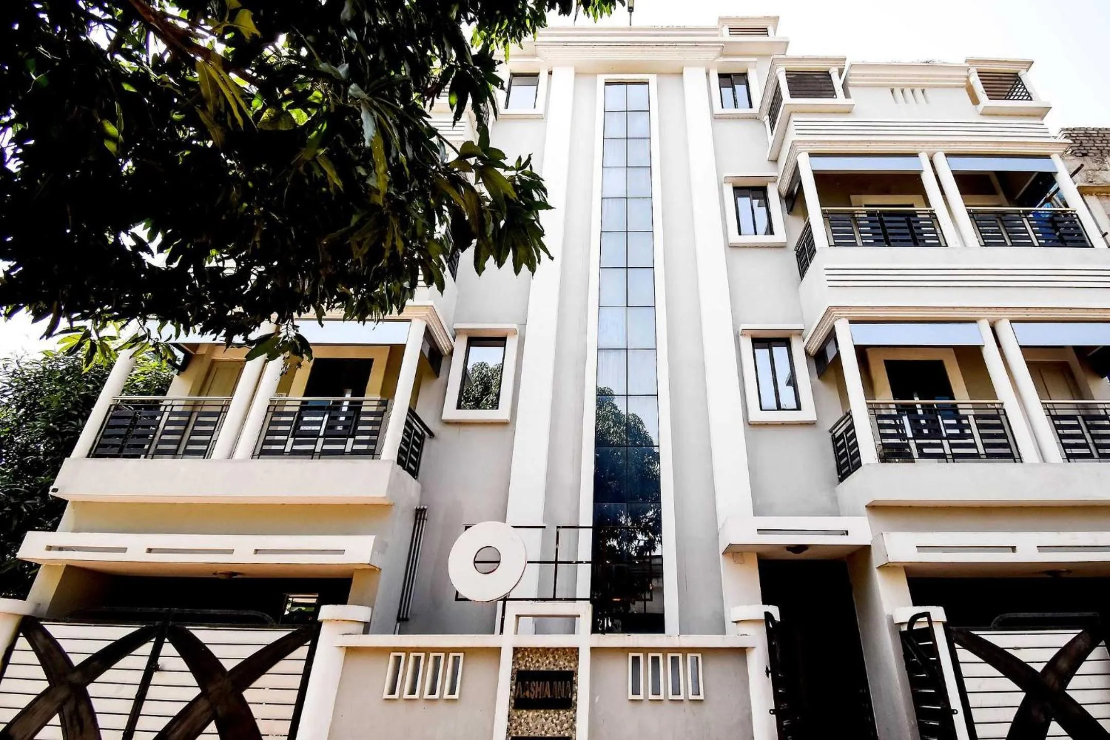 Facade/entrance in Hotel O Pradhan Palace
