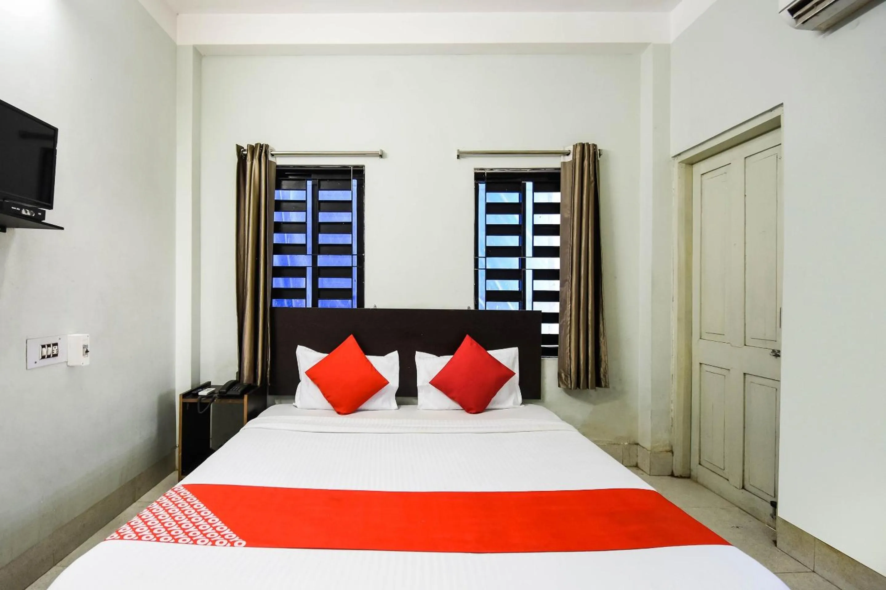 Bedroom, Bed in Hotel O Pradhan Palace