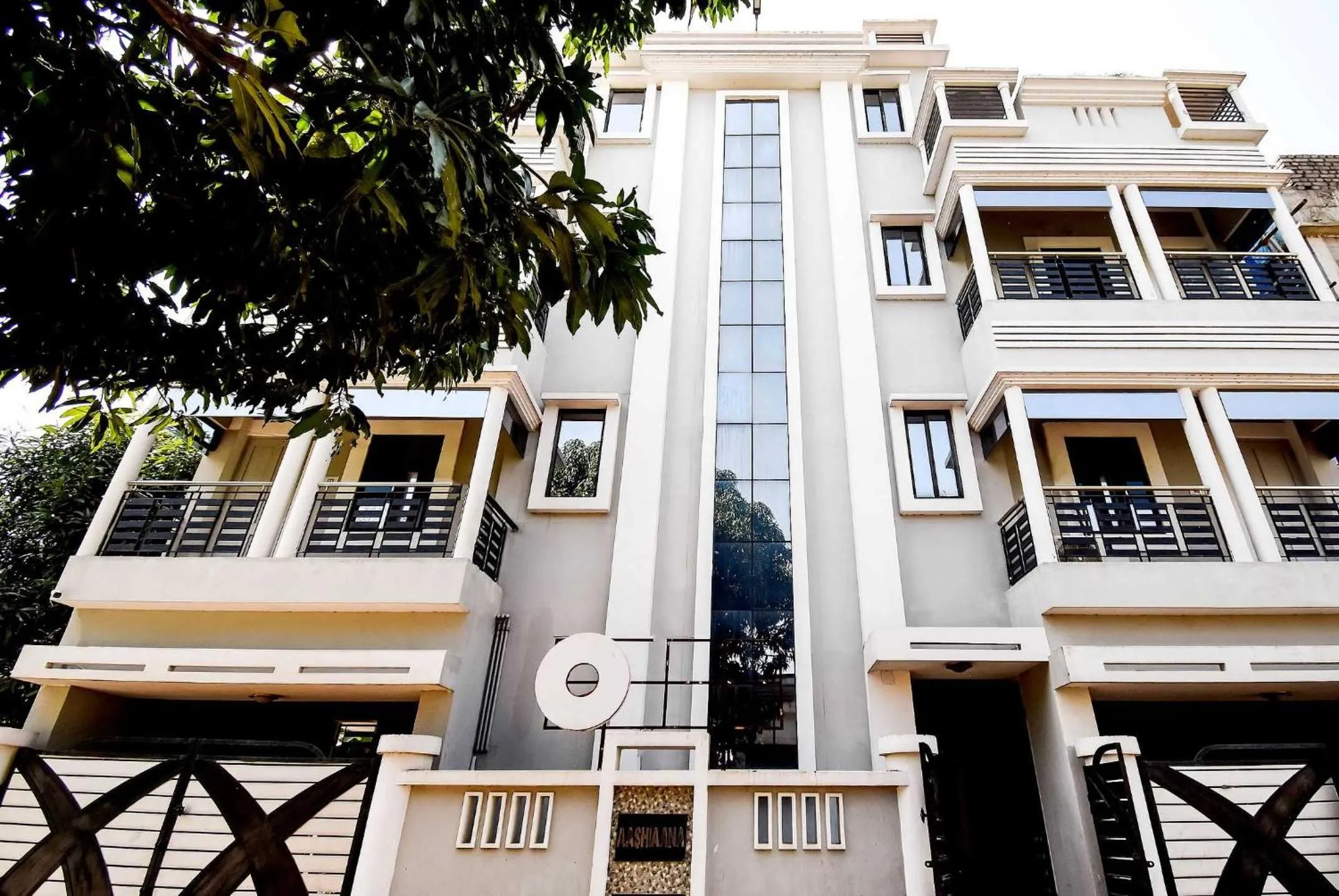 Facade/entrance in Hotel O Pradhan Palace
