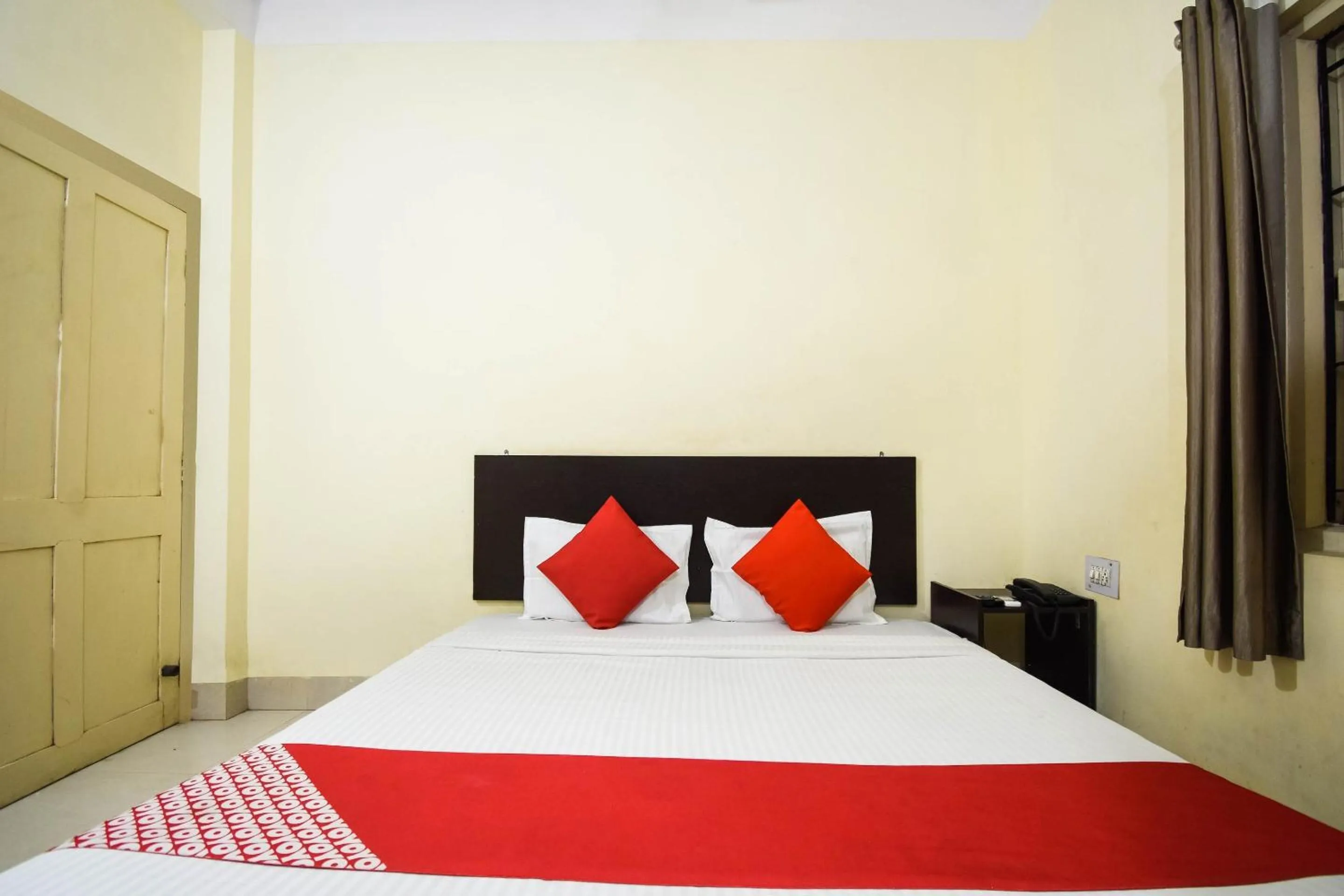 Bedroom, Bed in Hotel O Pradhan Palace