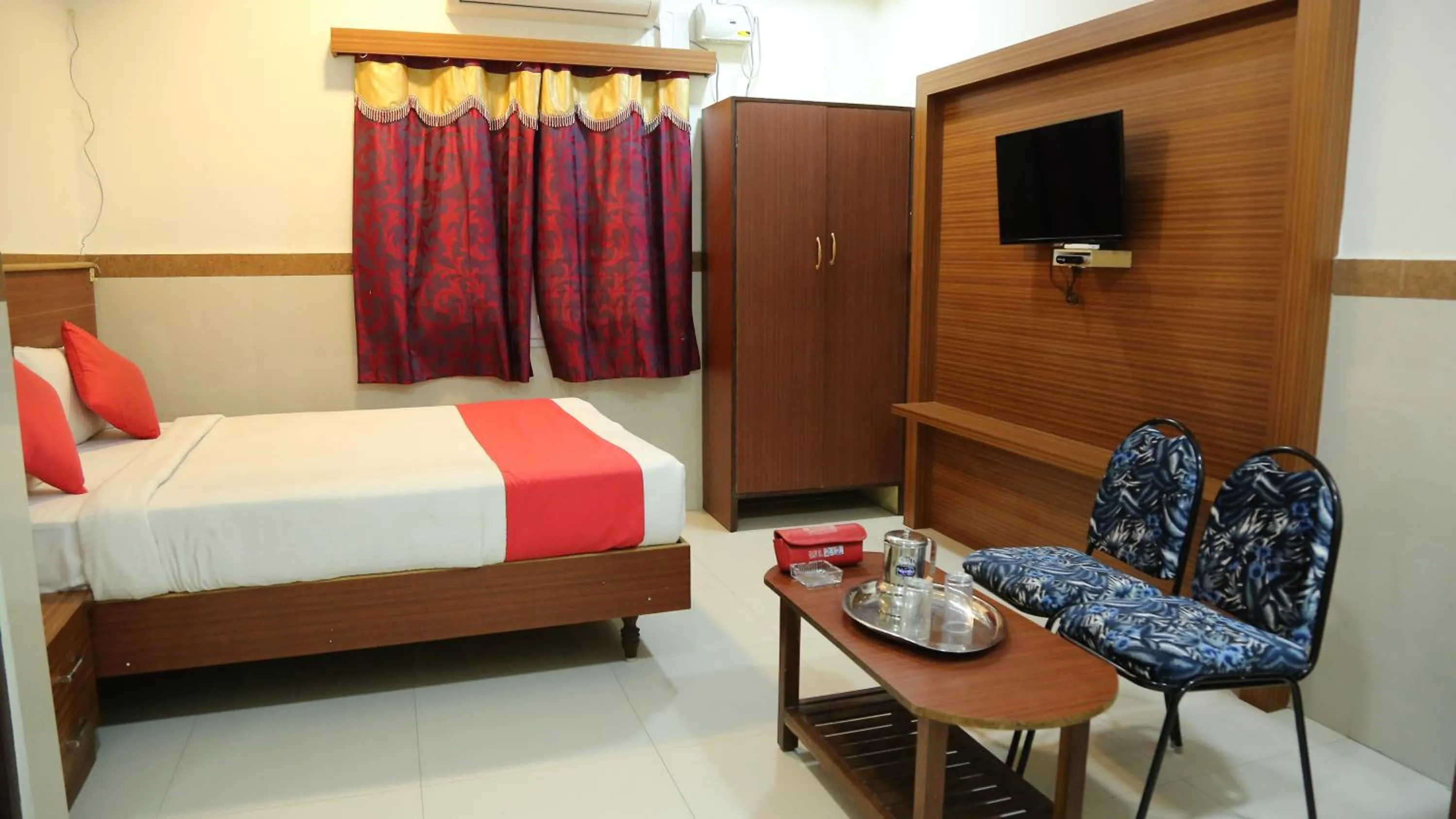 Bedroom, Bed in Kumaran Millenium Residency