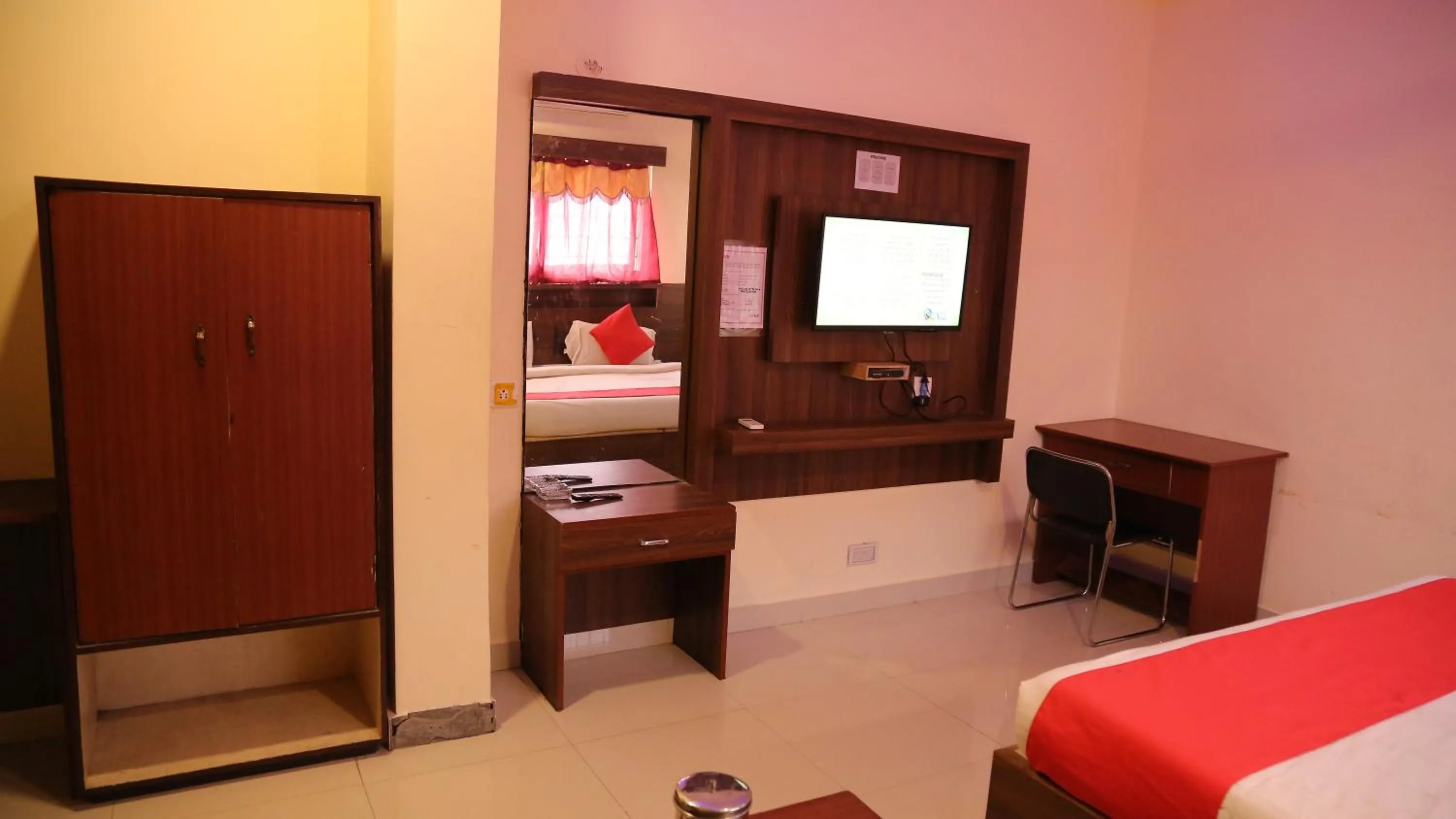 Decorative detail, Bed in Kumaran Millenium Residency